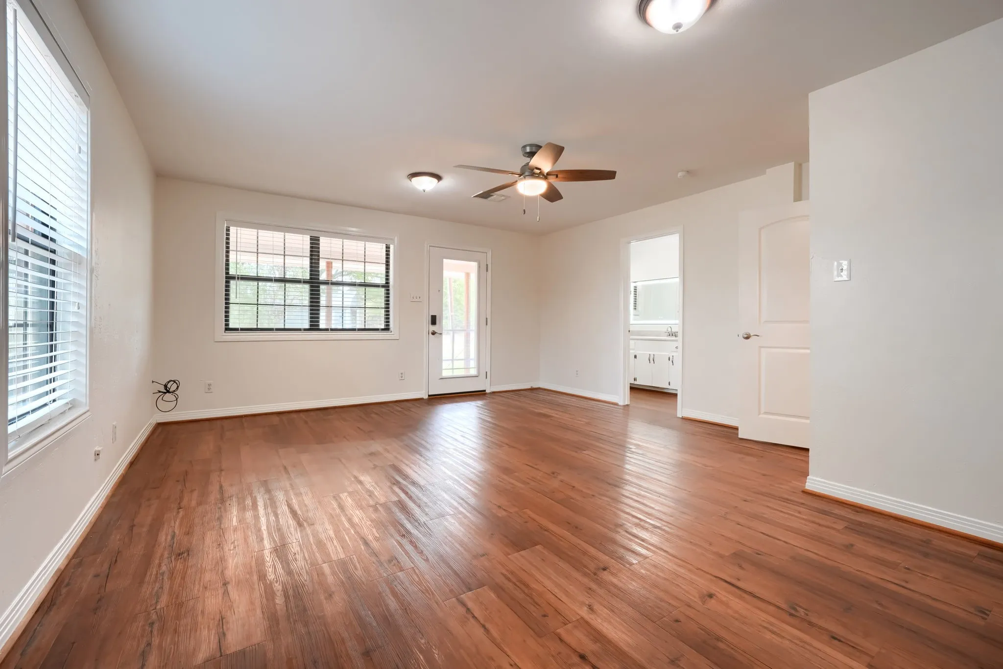 Single Family Residence For Sale in Van Zandt County , 1078 1st Monday Lane, Canton, Texas 75103, 2 Bedroom, 2 Bathroom, Garage spaces, 1,368 Sqft, built in 1973, mls#21367034, Real Estate Agent in Canton, Homes For Sale in Van Zandt county, Homes For Sale in Canton, Realtor in Canton Texas, Real Estate Brokerage Independent Realty Texas, Luminita Cordes Realtor