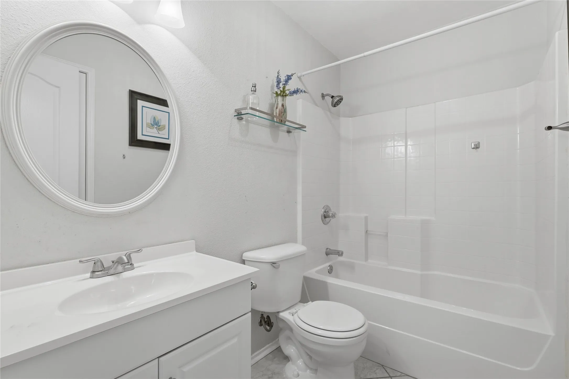 Single Family Residence For Sale in Tarrant County , 1104 Deedee Creek Drive, Euless, Texas 76040, 4 Bedroom, 2 Bathroom, 2 Garage spaces, 1,830 Sqft, built in 2003, mls#21367344, Real Estate Agent in Euless, Homes For Sale in Tarrant county, Homes For Sale in Euless, Realtor in Euless Texas, Real Estate Brokerage Independent Realty Texas, Luminita Cordes Realtor