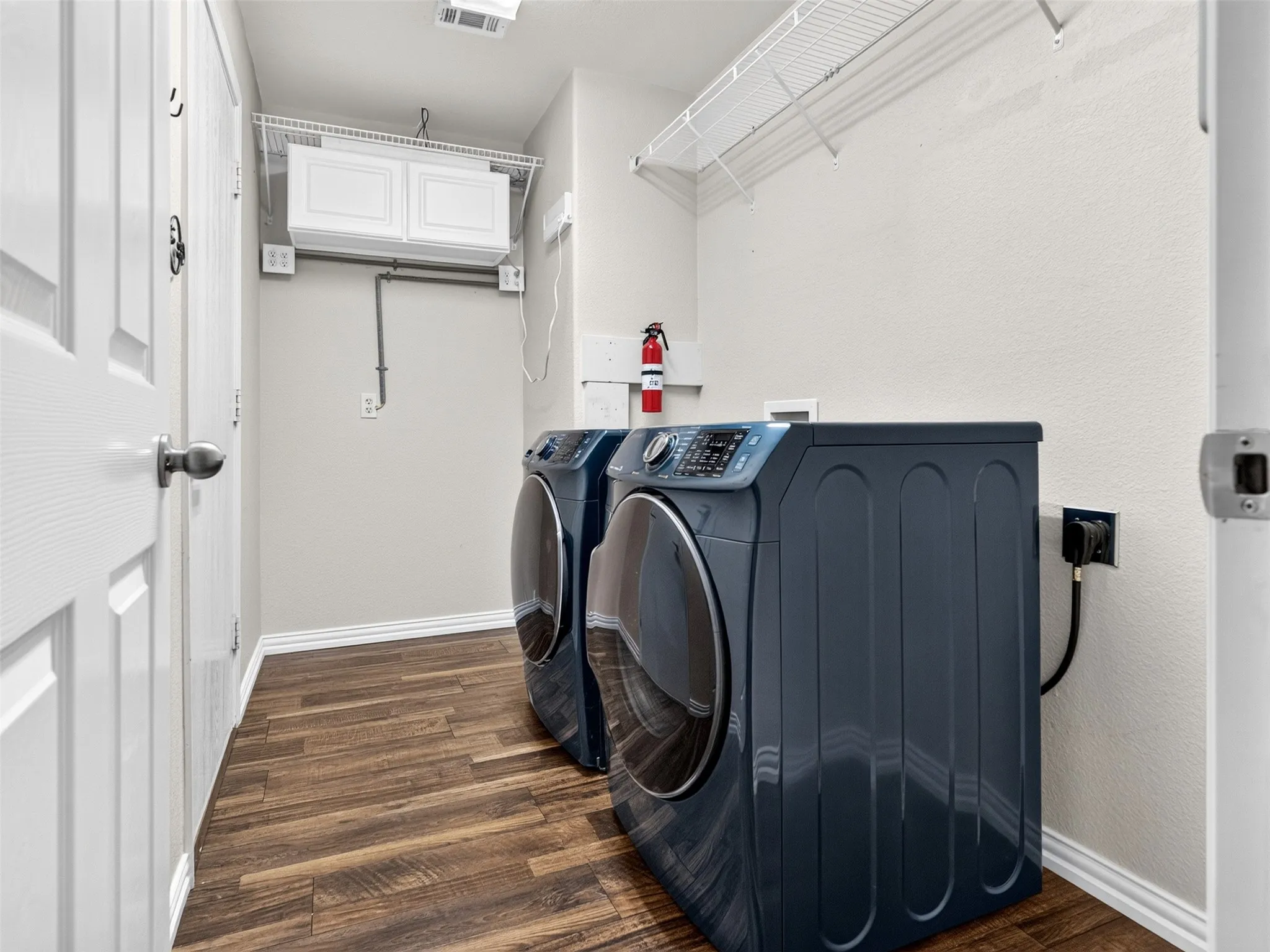 Single Family Residence For Sale in Denton County , 1049 Broken Spoke Drive, Little Elm, Texas 75068, 3 Bedroom, 2 Bathroom, 2 Garage spaces, 2,346 Sqft, built in 2001, mls#21367666, Real Estate Agent in Little Elm, Homes For Sale in Denton county, Homes For Sale in Little Elm, Realtor in Little Elm Texas, Real Estate Brokerage Independent Realty Texas, Luminita Cordes Realtor