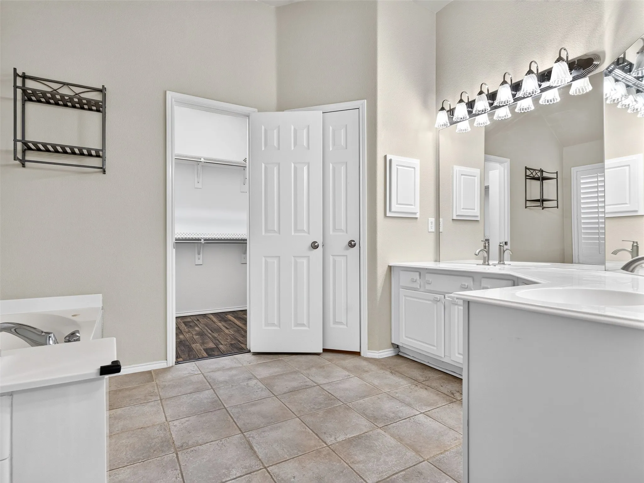 Single Family Residence For Sale in Denton County , 1049 Broken Spoke Drive, Little Elm, Texas 75068, 3 Bedroom, 2 Bathroom, 2 Garage spaces, 2,346 Sqft, built in 2001, mls#21367666, Real Estate Agent in Little Elm, Homes For Sale in Denton county, Homes For Sale in Little Elm, Realtor in Little Elm Texas, Real Estate Brokerage Independent Realty Texas, Luminita Cordes Realtor
