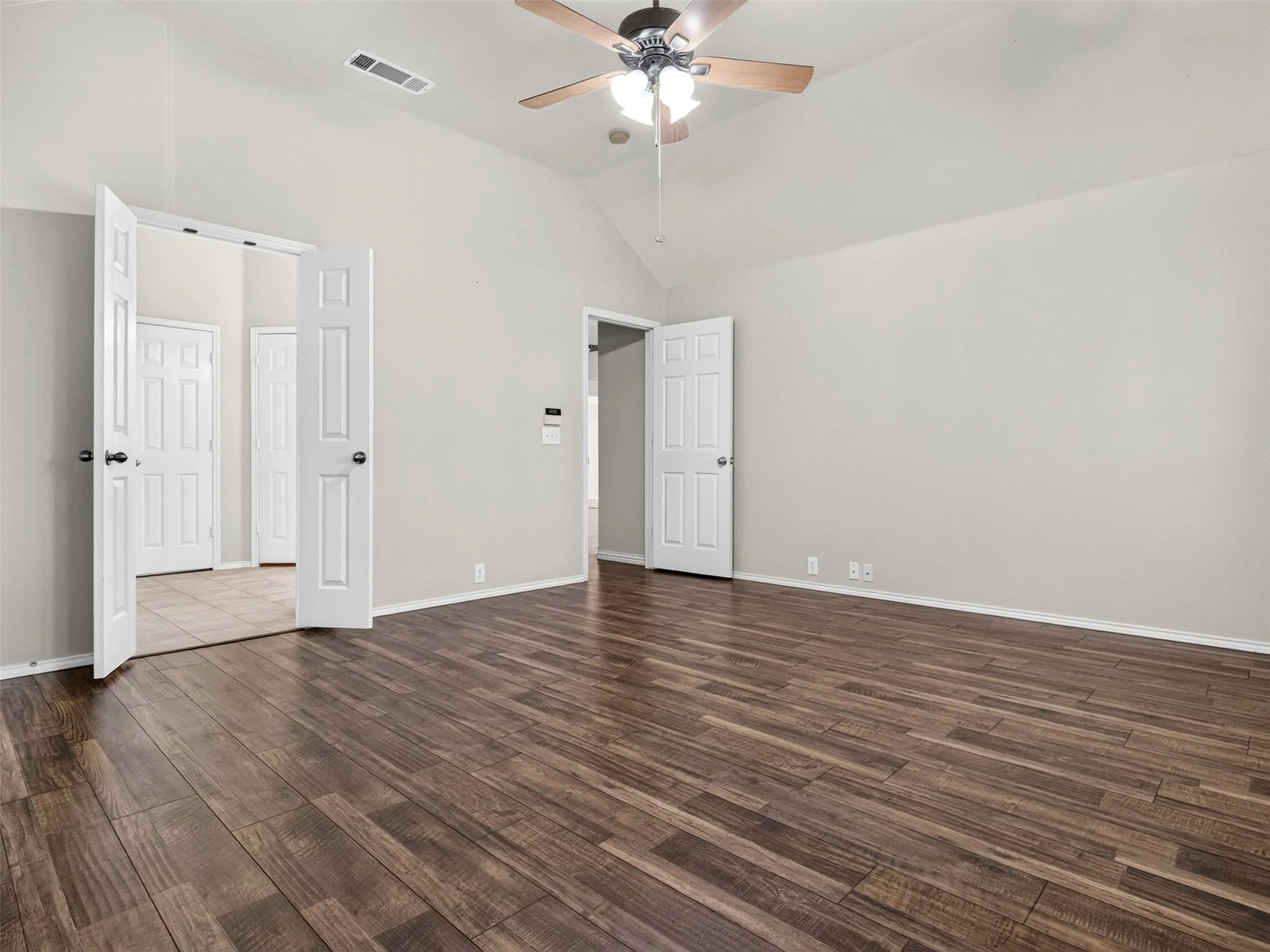 Single Family Residence For Sale in Denton County , 1049 Broken Spoke Drive, Little Elm, Texas 75068, 3 Bedroom, 2 Bathroom, 2 Garage spaces, 2,346 Sqft, built in 2001, mls#21367666, Real Estate Agent in Little Elm, Homes For Sale in Denton county, Homes For Sale in Little Elm, Realtor in Little Elm Texas, Real Estate Brokerage Independent Realty Texas, Luminita Cordes Realtor