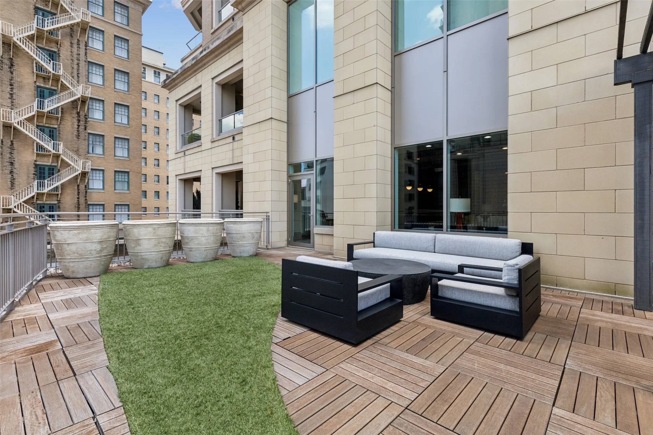 Condominium For Sale in Dallas County , 2300 Wolf Street 3D, Dallas, Texas 75201, 2 Bedroom, 3 Bathroom, 2 Garage spaces, 3,200 Sqft, built in 2014, mls#21367674, Real Estate Agent in Dallas, Homes For Sale in Dallas county, Homes For Sale in Dallas, Realtor in Dallas Texas, Real Estate Brokerage Independent Realty Texas, Luminita Cordes Realtor