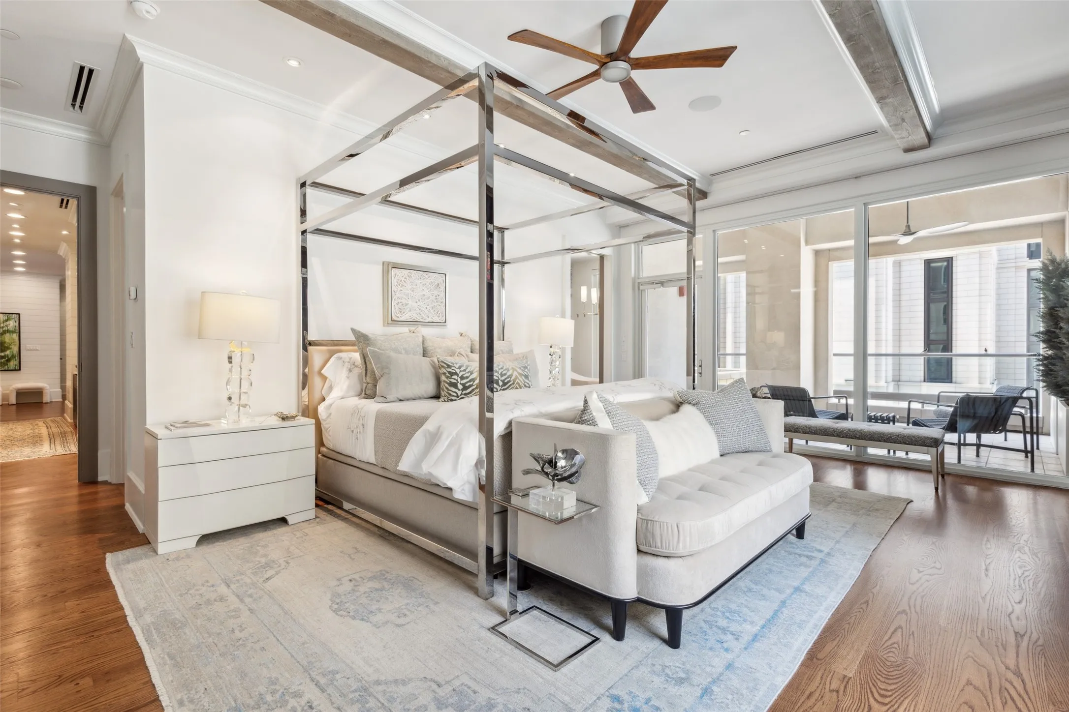 Condominium For Sale in Dallas County , 2300 Wolf Street 3D, Dallas, Texas 75201, 2 Bedroom, 3 Bathroom, 2 Garage spaces, 3,200 Sqft, built in 2014, mls#21367674, Real Estate Agent in Dallas, Homes For Sale in Dallas county, Homes For Sale in Dallas, Realtor in Dallas Texas, Real Estate Brokerage Independent Realty Texas, Luminita Cordes Realtor
