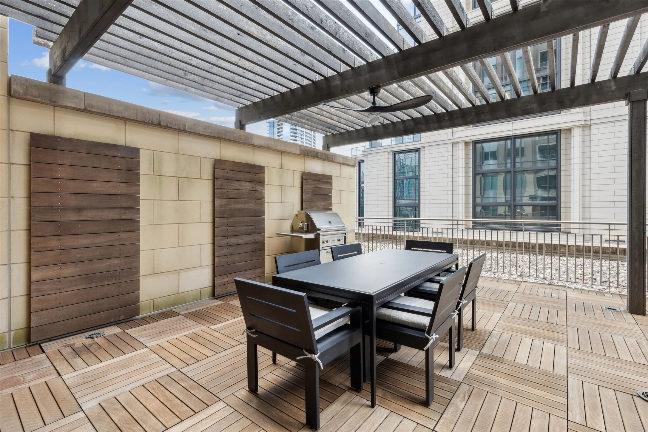 Condominium For Sale in Dallas County , 2300 Wolf Street 3D, Dallas, Texas 75201, 2 Bedroom, 3 Bathroom, 2 Garage spaces, 3,200 Sqft, built in 2014, mls#21367674, Real Estate Agent in Dallas, Homes For Sale in Dallas county, Homes For Sale in Dallas, Realtor in Dallas Texas, Real Estate Brokerage Independent Realty Texas, Luminita Cordes Realtor
