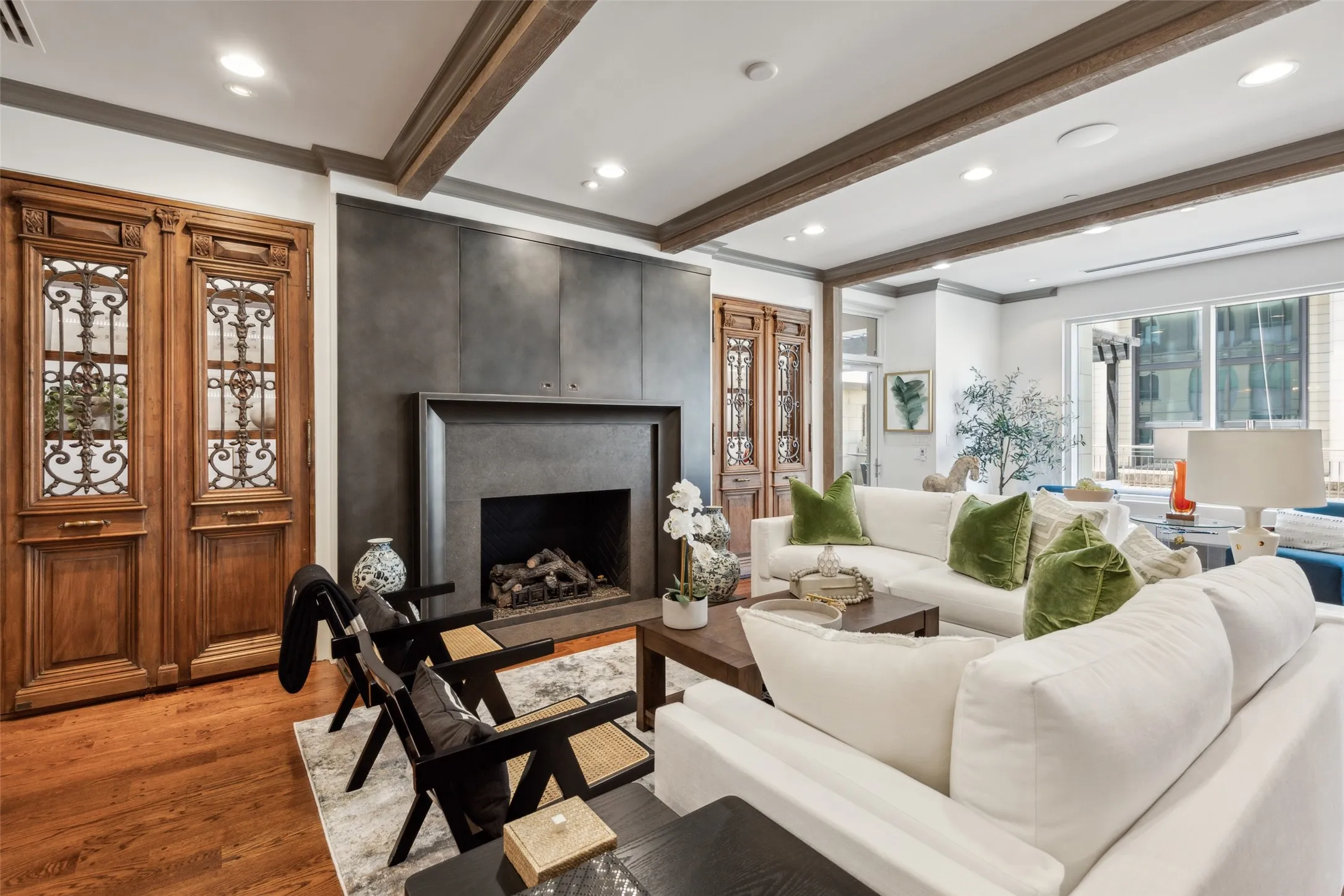 Condominium For Sale in Dallas County , 2300 Wolf Street 3D, Dallas, Texas 75201, 2 Bedroom, 3 Bathroom, 2 Garage spaces, 3,200 Sqft, built in 2014, mls#21367674, Real Estate Agent in Dallas, Homes For Sale in Dallas county, Homes For Sale in Dallas, Realtor in Dallas Texas, Real Estate Brokerage Independent Realty Texas, Luminita Cordes Realtor