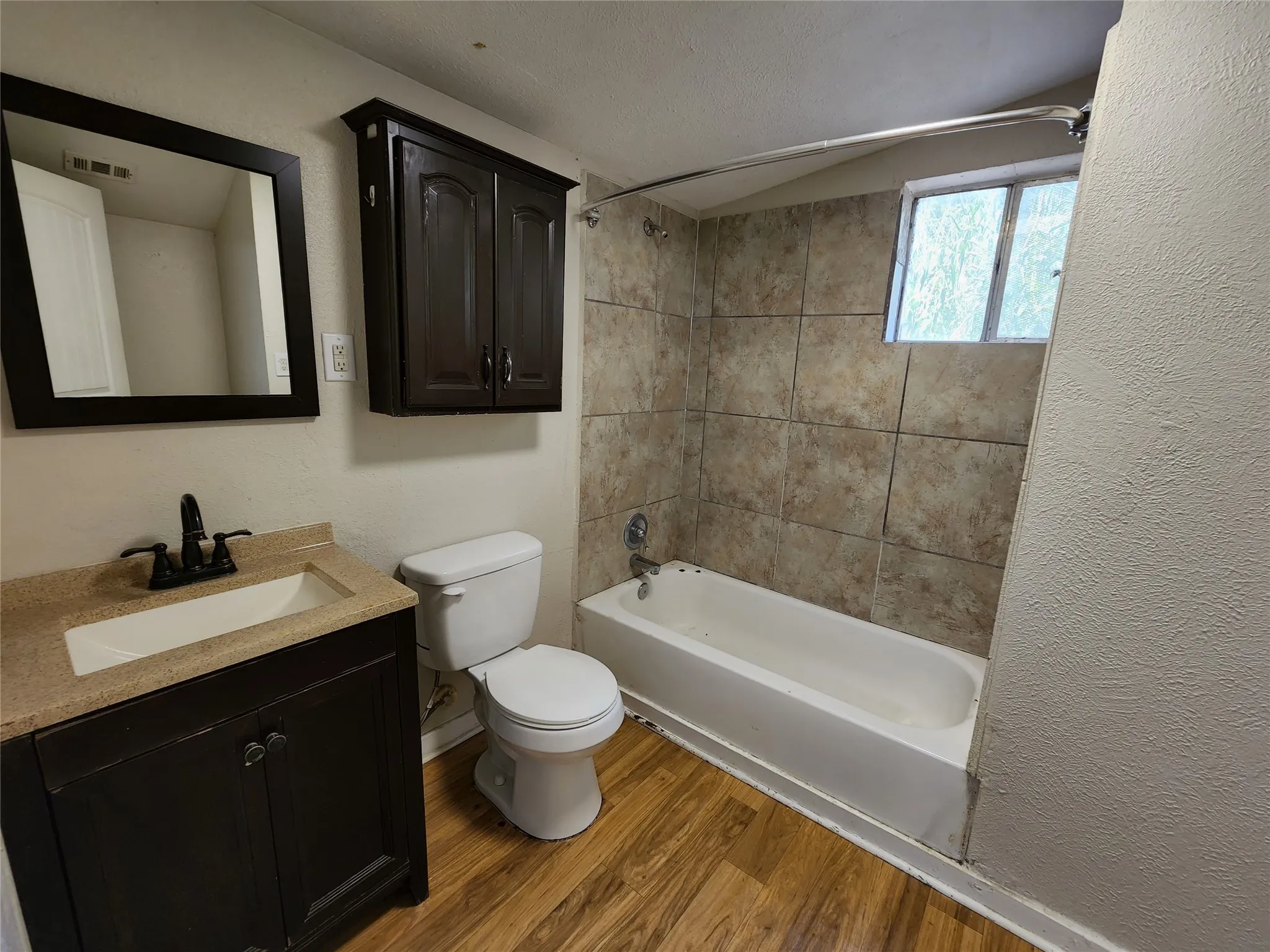 Single Family Residence For Rent in Denton County , 508 Acme Street, Denton, Texas 76205, 3 Bedroom, 1 Bathroom, Garage spaces, 1,072 Sqft, built in 1940, mls#21367680, Real Estate Agent in Denton, Homes For Rent in Denton county, Homes For Rent in Denton, Realtor in Denton Texas, Real Estate Brokerage Independent Realty Texas, Luminita Cordes Realtor