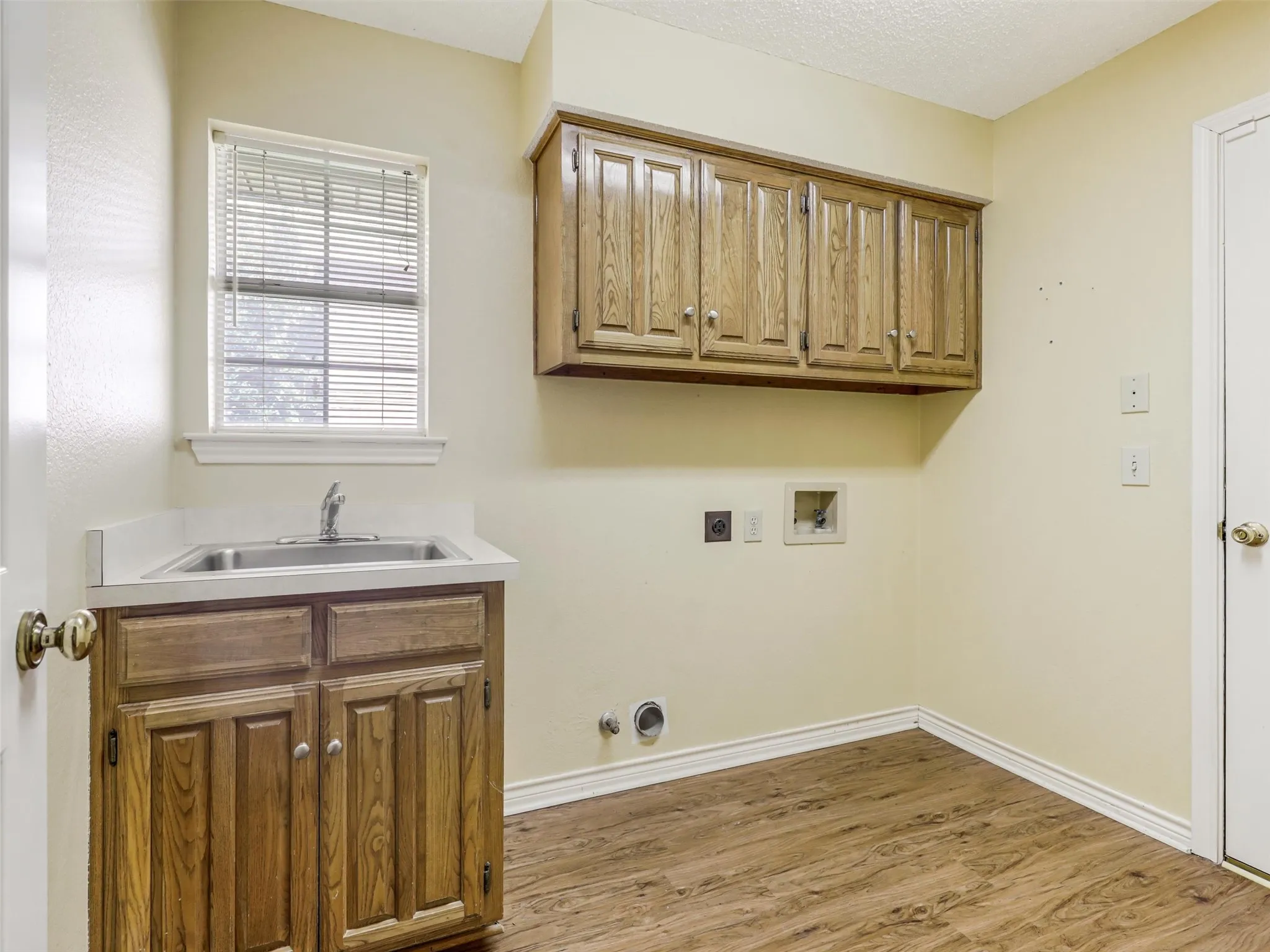 Single Family Residence For Sale in Collin County , 3345 Sage Brush Trail, Plano, Texas 75023, 4 Bedroom, 3 Bathroom, 2 Garage spaces, 2,787 Sqft, built in 1987, mls#21367646, Real Estate Agent in Plano, Homes For Sale in Collin county, Homes For Sale in Plano, Realtor in Plano Texas, Real Estate Brokerage Independent Realty Texas, Luminita Cordes Realtor