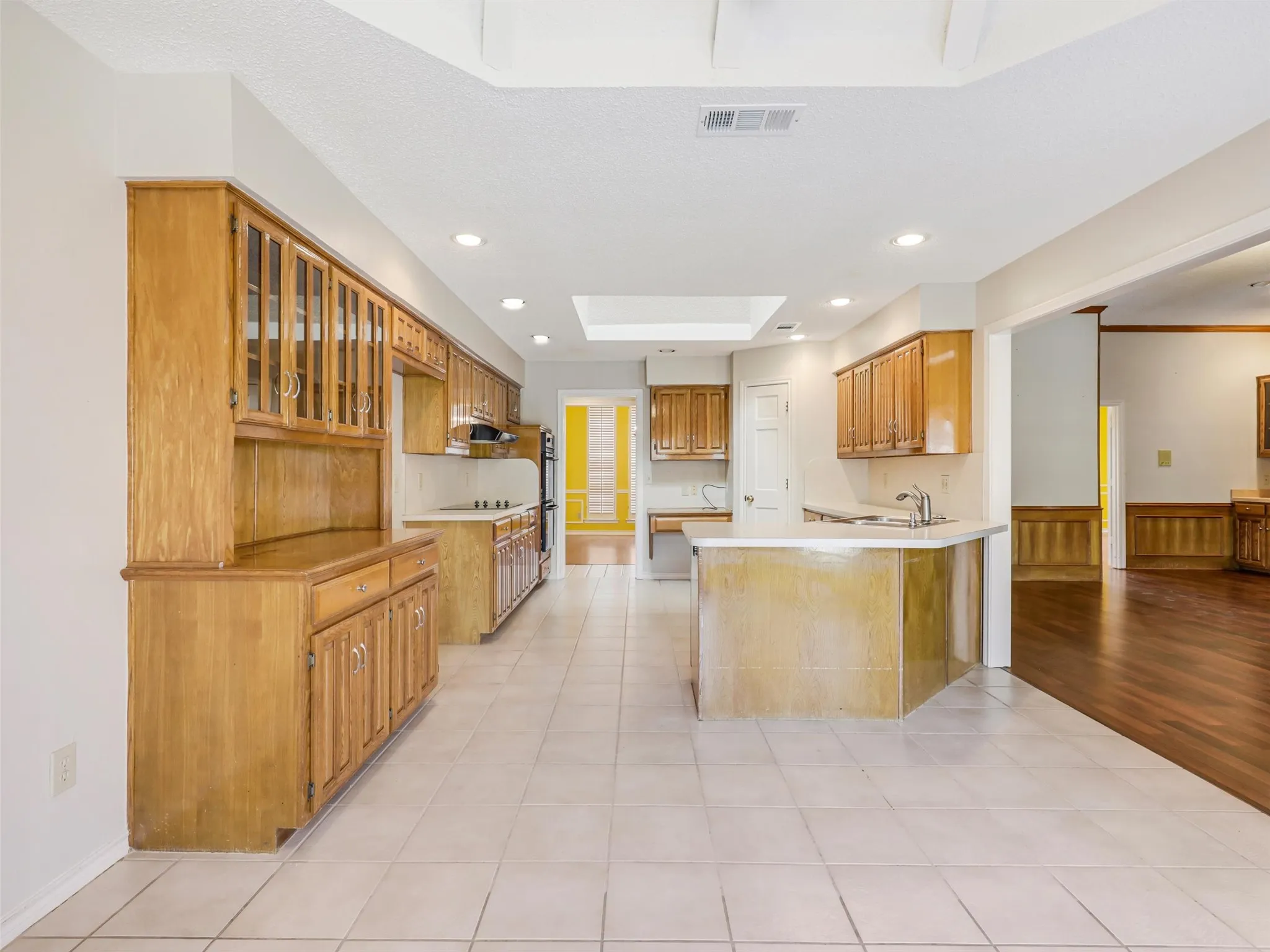Single Family Residence For Sale in Collin County , 3345 Sage Brush Trail, Plano, Texas 75023, 4 Bedroom, 3 Bathroom, 2 Garage spaces, 2,787 Sqft, built in 1987, mls#21367646, Real Estate Agent in Plano, Homes For Sale in Collin county, Homes For Sale in Plano, Realtor in Plano Texas, Real Estate Brokerage Independent Realty Texas, Luminita Cordes Realtor