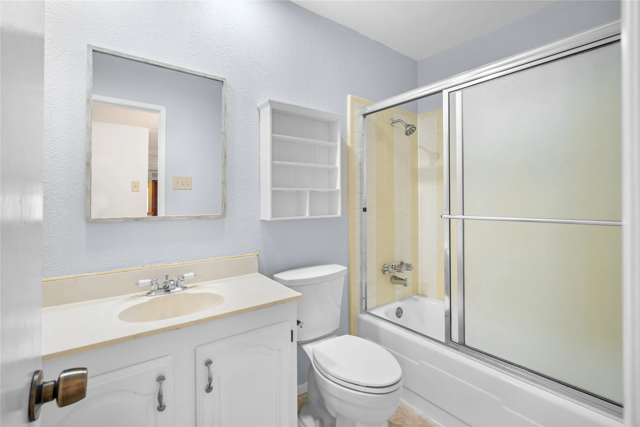Single Family Residence For Rent in Dallas County , 2801 Clover Valley Drive, Garland, Texas 75043, 3 Bedroom, 2 Bathroom, 2 Garage spaces, 1,695 Sqft, built in 1974, mls#21367656, Real Estate Agent in Garland, Homes For Rent in Dallas county, Homes For Rent in Garland, Realtor in Garland Texas, Real Estate Brokerage Independent Realty Texas, Luminita Cordes Realtor