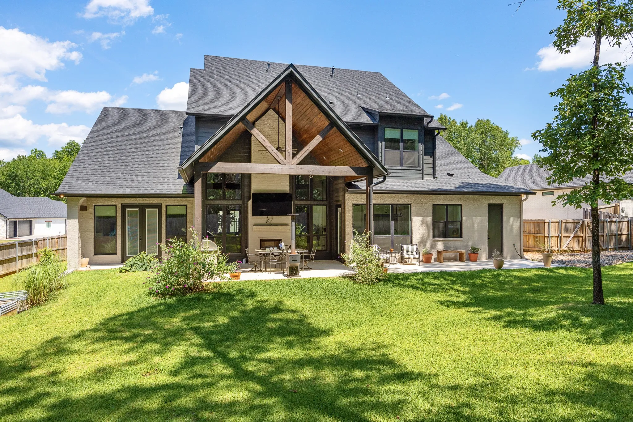 Single Family Residence For Sale in Smith County , 9261 Caddo Ridge Cove, Tyler, Texas 75703, 5 Bedroom, 4 Bathroom, 3 Garage spaces, 3,899 Sqft, built in 2022, mls#21367693, Real Estate Agent in Tyler, Homes For Sale in Smith county, Homes For Sale in Tyler, Realtor in Tyler Texas, Real Estate Brokerage Independent Realty Texas, Luminita Cordes Realtor