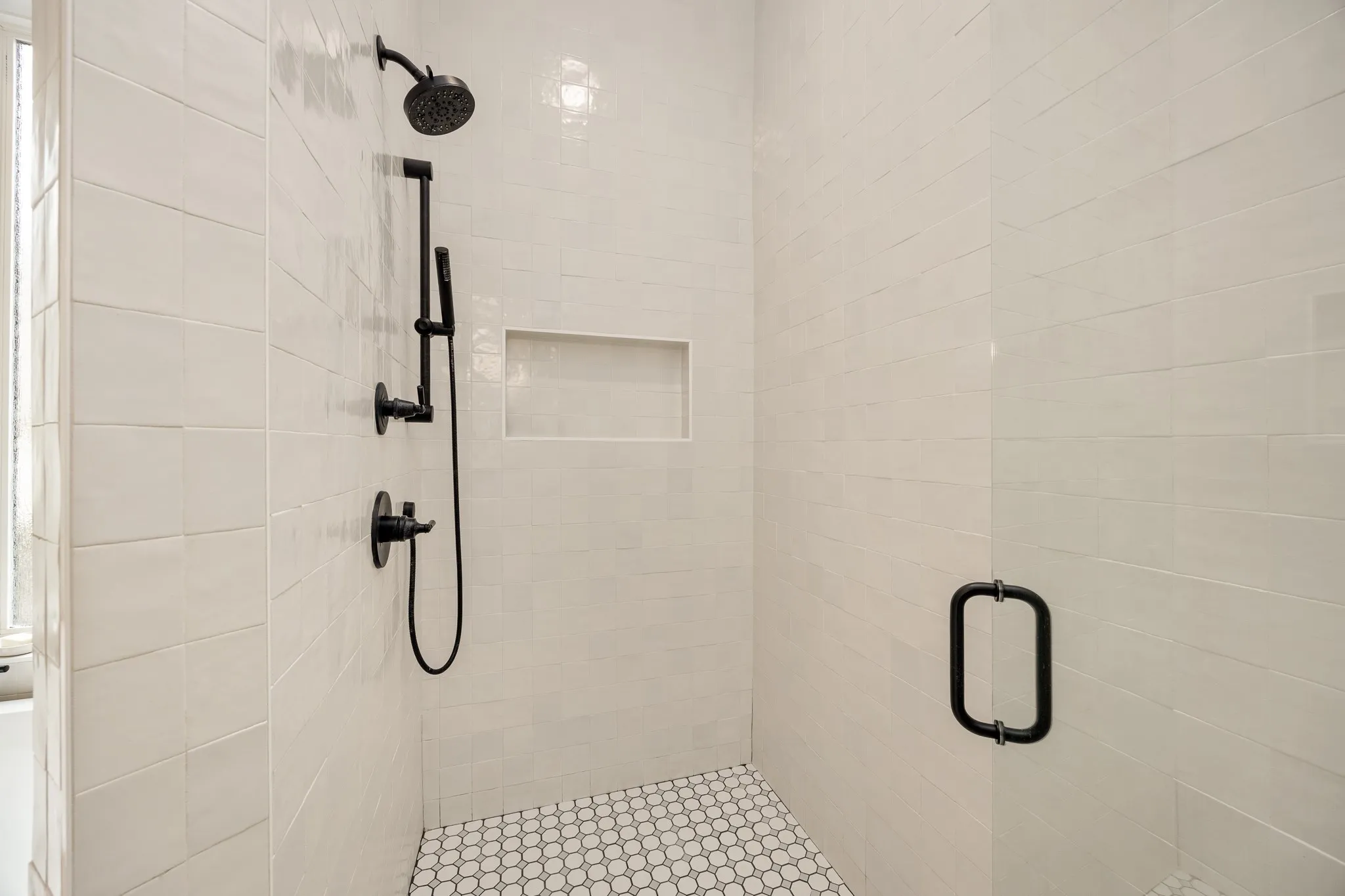 Single Family Residence For Sale in Smith County , 9261 Caddo Ridge Cove, Tyler, Texas 75703, 5 Bedroom, 4 Bathroom, 3 Garage spaces, 3,899 Sqft, built in 2022, mls#21367693, Real Estate Agent in Tyler, Homes For Sale in Smith county, Homes For Sale in Tyler, Realtor in Tyler Texas, Real Estate Brokerage Independent Realty Texas, Luminita Cordes Realtor
