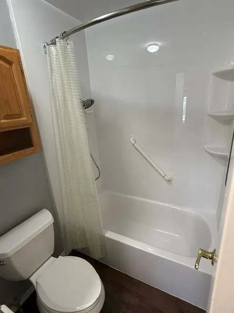 Single Family Residence For Rent in Denton County , 2211 Placid Drive, Carrollton, Texas 75007, 3 Bedroom, 2 Bathroom, 2 Garage spaces, 1,728 Sqft, built in 1978, mls#21367698, Real Estate Agent in Carrollton, Homes For Rent in Denton county, Homes For Rent in Carrollton, Realtor in Carrollton Texas, Real Estate Brokerage Independent Realty Texas, Luminita Cordes Realtor