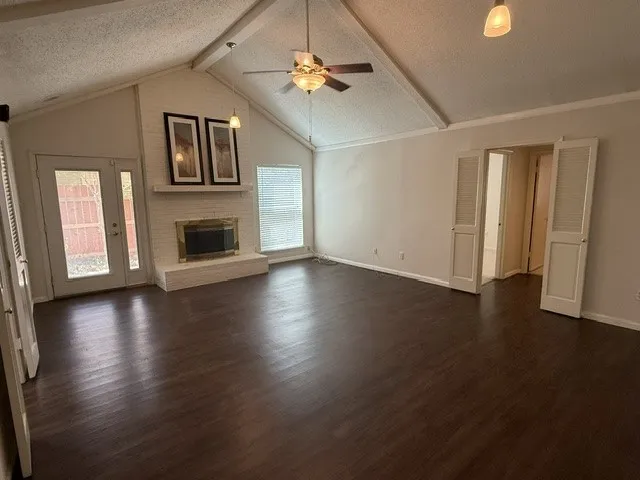 Single Family Residence For Rent in Denton County , 2211 Placid Drive, Carrollton, Texas 75007, 3 Bedroom, 2 Bathroom, 2 Garage spaces, 1,728 Sqft, built in 1978, mls#21367698, Real Estate Agent in Carrollton, Homes For Rent in Denton county, Homes For Rent in Carrollton, Realtor in Carrollton Texas, Real Estate Brokerage Independent Realty Texas, Luminita Cordes Realtor