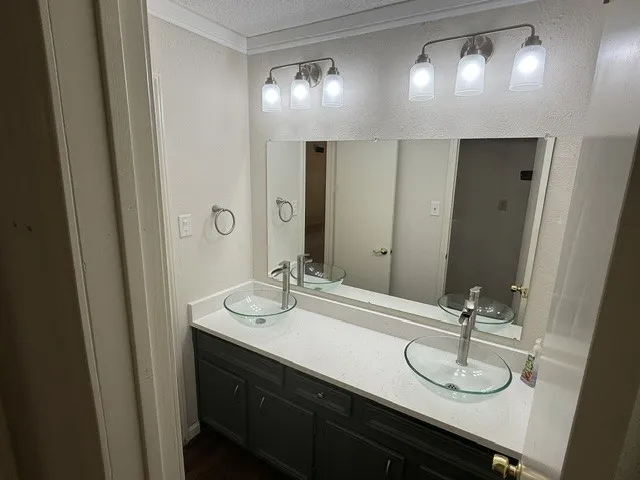 Single Family Residence For Rent in Denton County , 2211 Placid Drive, Carrollton, Texas 75007, 3 Bedroom, 2 Bathroom, 2 Garage spaces, 1,728 Sqft, built in 1978, mls#21367698, Real Estate Agent in Carrollton, Homes For Rent in Denton county, Homes For Rent in Carrollton, Realtor in Carrollton Texas, Real Estate Brokerage Independent Realty Texas, Luminita Cordes Realtor