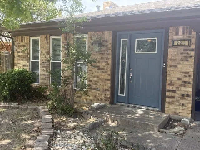 Single Family Residence For Rent in Denton County , 2211 Placid Drive, Carrollton, Texas 75007, 3 Bedroom, 2 Bathroom, 2 Garage spaces, 1,728 Sqft, built in 1978, mls#21367698, Real Estate Agent in Carrollton, Homes For Rent in Denton county, Homes For Rent in Carrollton, Realtor in Carrollton Texas, Real Estate Brokerage Independent Realty Texas, Luminita Cordes Realtor