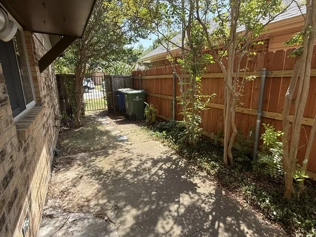 Single Family Residence For Rent in Denton County , 2211 Placid Drive, Carrollton, Texas 75007, 3 Bedroom, 2 Bathroom, 2 Garage spaces, 1,728 Sqft, built in 1978, mls#21367698, Real Estate Agent in Carrollton, Homes For Rent in Denton county, Homes For Rent in Carrollton, Realtor in Carrollton Texas, Real Estate Brokerage Independent Realty Texas, Luminita Cordes Realtor
