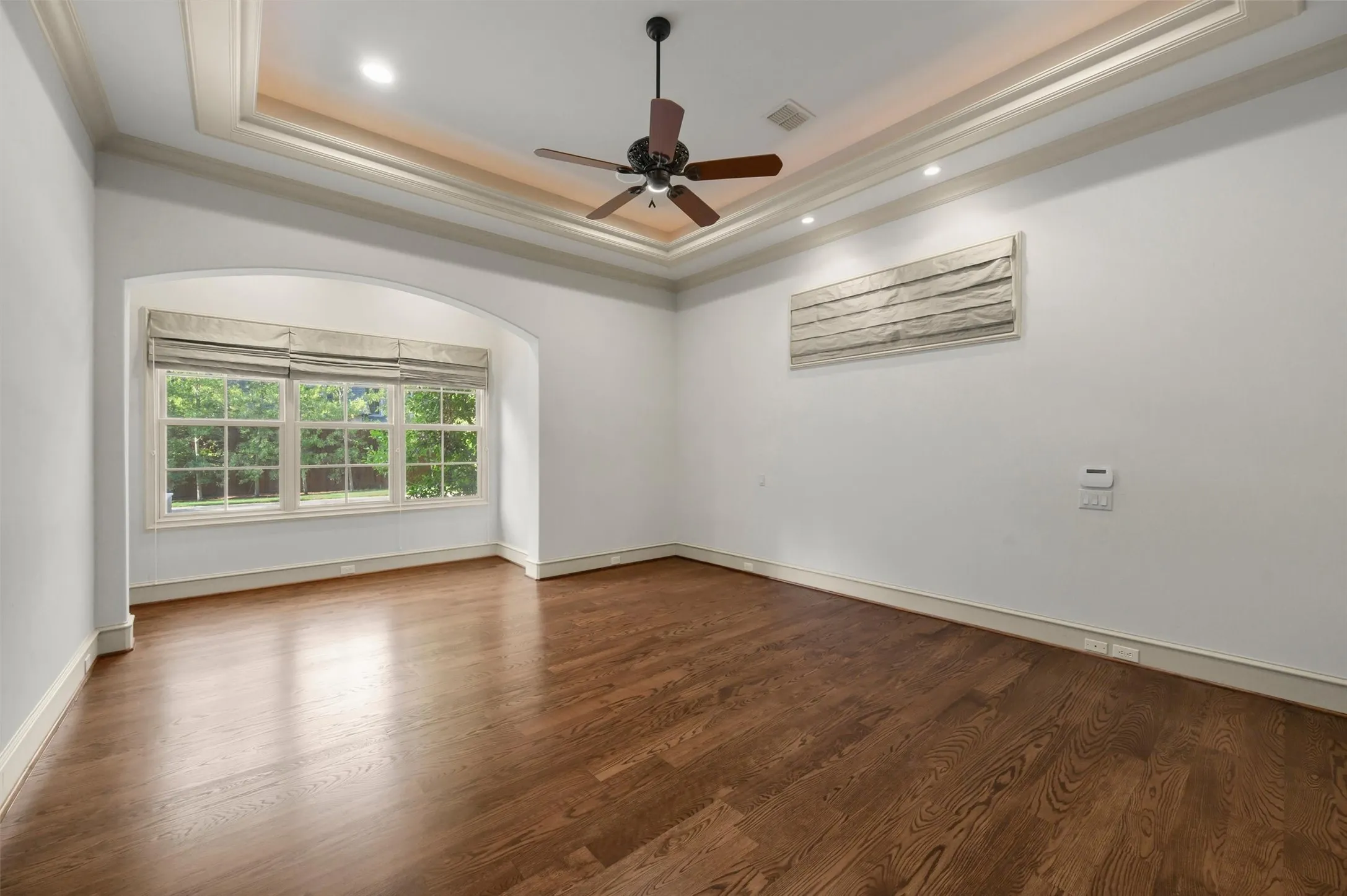 Single Family Residence For Sale in Dallas County , 6043 Meadow Road, Dallas, Texas 75230, 5 Bedroom, 6 Bathroom, 3 Garage spaces, 6,482 Sqft, built in 2008, mls#21317444, Real Estate Agent in Dallas, Homes For Sale in Dallas county, Homes For Sale in Dallas, Realtor in Dallas Texas, Real Estate Brokerage Independent Realty Texas, Luminita Cordes Realtor