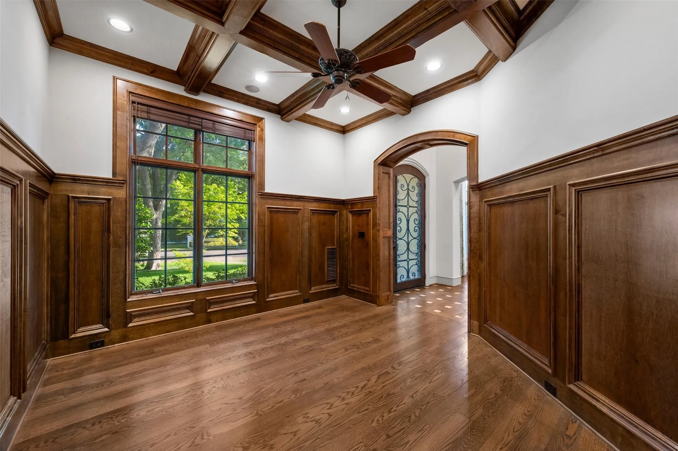 Single Family Residence For Sale in Dallas County , 6043 Meadow Road, Dallas, Texas 75230, 5 Bedroom, 6 Bathroom, 3 Garage spaces, 6,482 Sqft, built in 2008, mls#21317444, Real Estate Agent in Dallas, Homes For Sale in Dallas county, Homes For Sale in Dallas, Realtor in Dallas Texas, Real Estate Brokerage Independent Realty Texas, Luminita Cordes Realtor