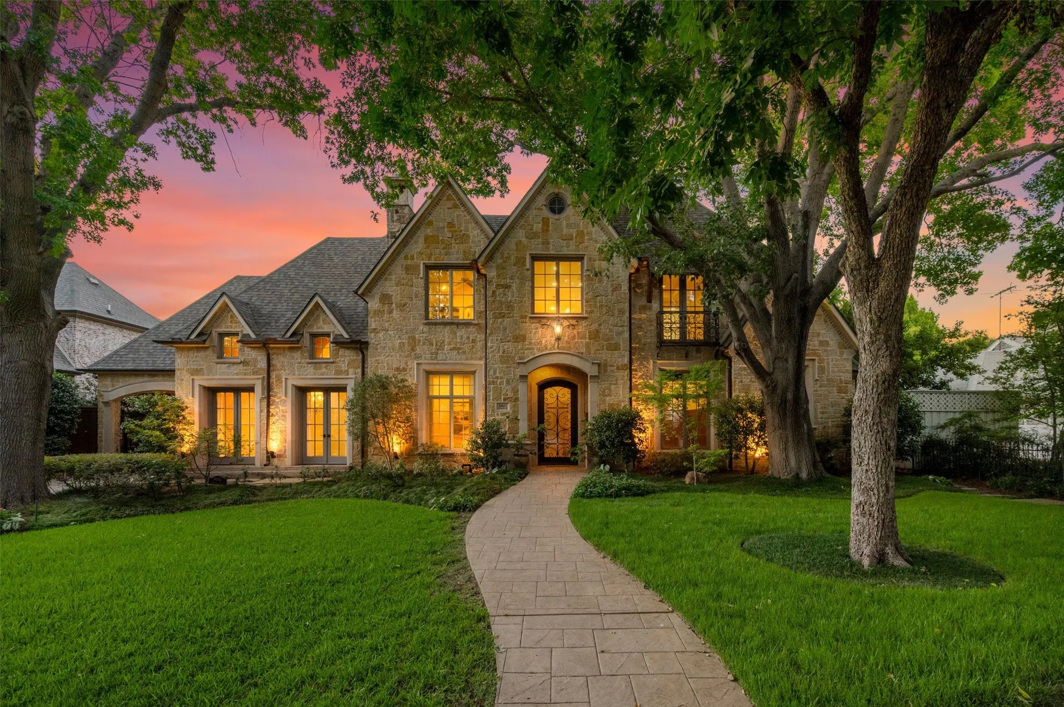 Single Family Residence For Sale in Dallas County , 6043 Meadow Road, Dallas, Texas 75230, 5 Bedroom, 6 Bathroom, 3 Garage spaces, 6,482 Sqft, built in 2008, mls#21317444, Real Estate Agent in Dallas, Homes For Sale in Dallas county, Homes For Sale in Dallas, Realtor in Dallas Texas, Real Estate Brokerage Independent Realty Texas, Luminita Cordes Realtor