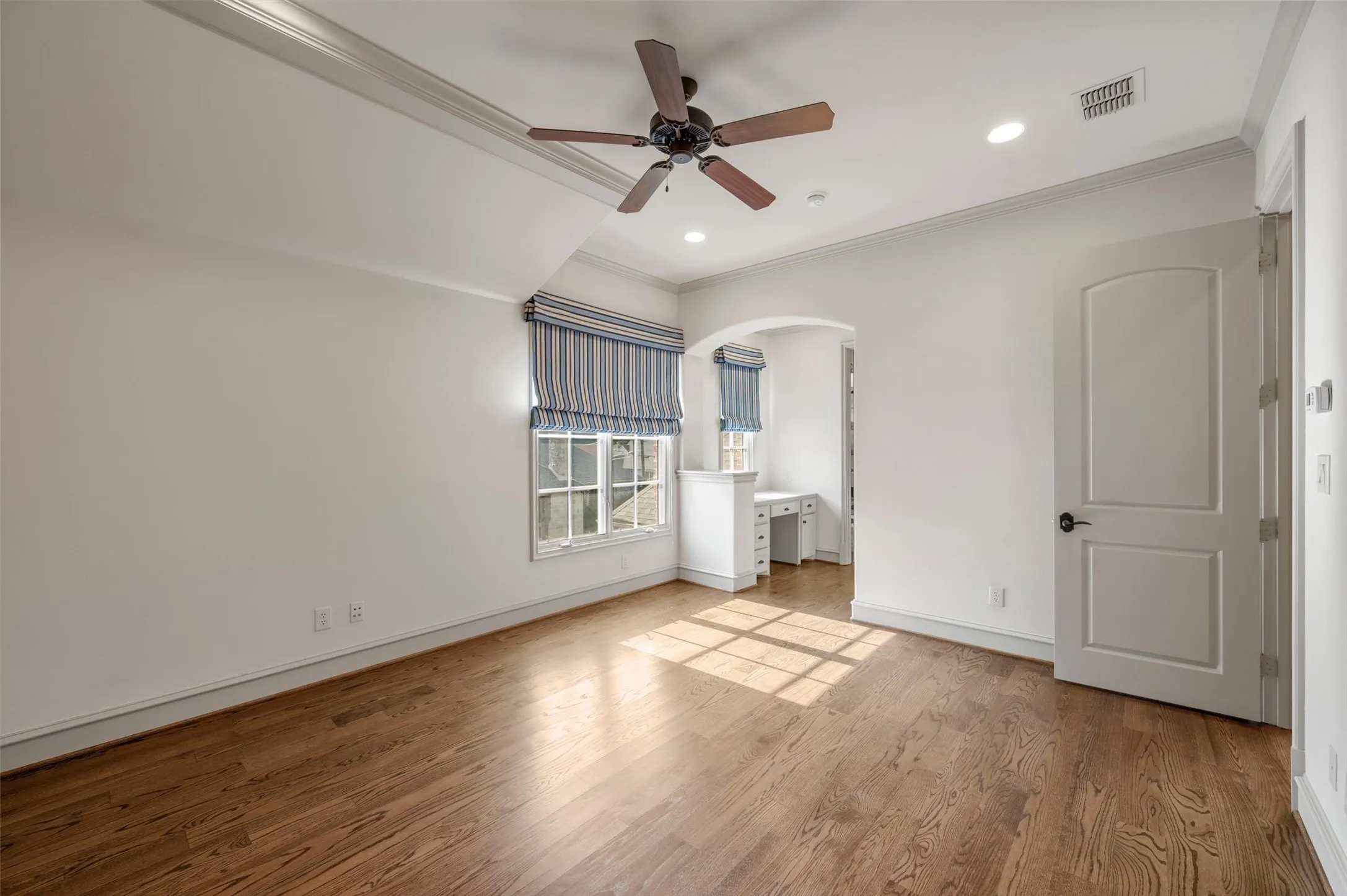Single Family Residence For Sale in Dallas County , 6043 Meadow Road, Dallas, Texas 75230, 5 Bedroom, 6 Bathroom, 3 Garage spaces, 6,482 Sqft, built in 2008, mls#21317444, Real Estate Agent in Dallas, Homes For Sale in Dallas county, Homes For Sale in Dallas, Realtor in Dallas Texas, Real Estate Brokerage Independent Realty Texas, Luminita Cordes Realtor