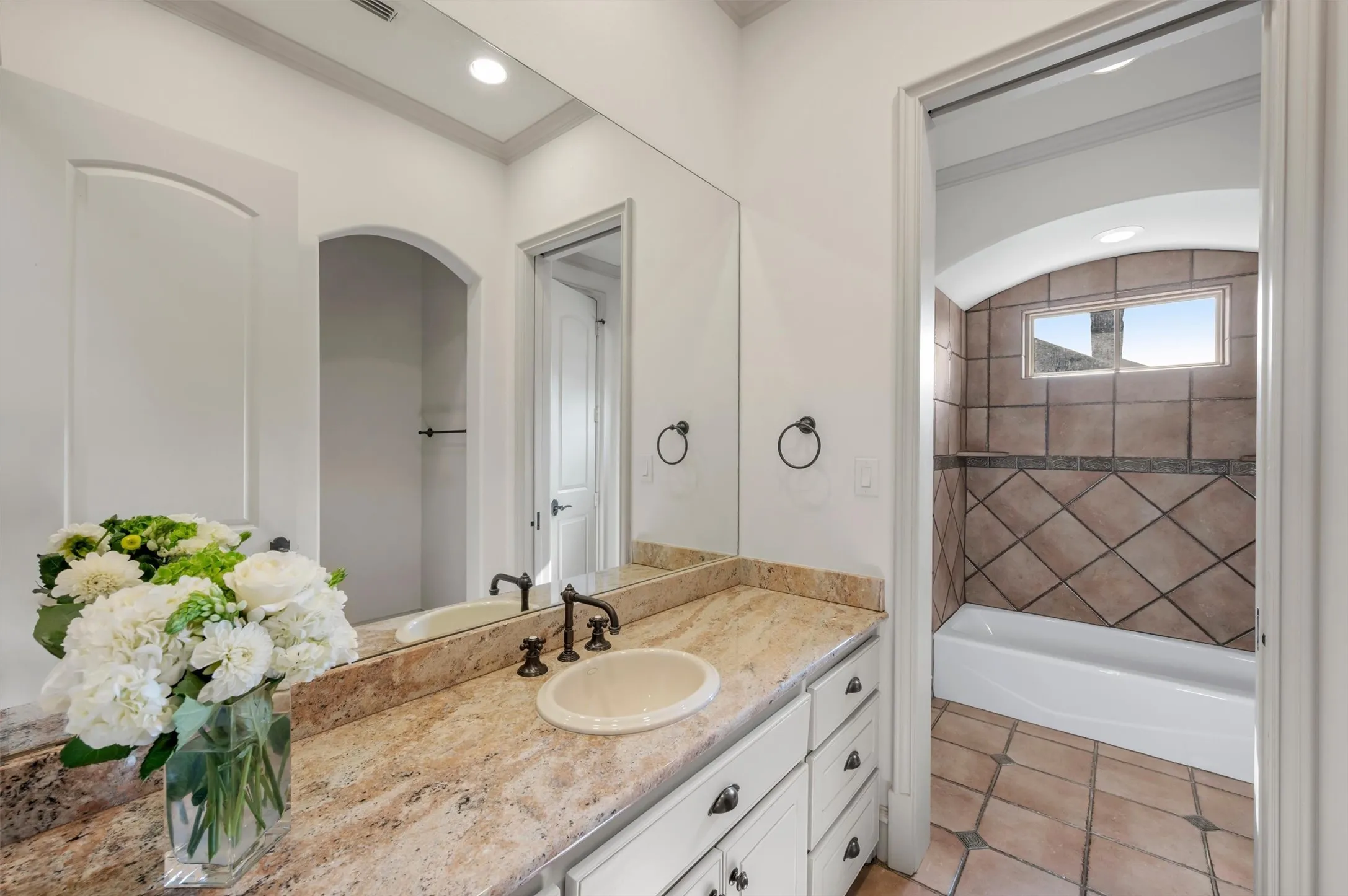Single Family Residence For Sale in Dallas County , 6043 Meadow Road, Dallas, Texas 75230, 5 Bedroom, 6 Bathroom, 3 Garage spaces, 6,482 Sqft, built in 2008, mls#21317444, Real Estate Agent in Dallas, Homes For Sale in Dallas county, Homes For Sale in Dallas, Realtor in Dallas Texas, Real Estate Brokerage Independent Realty Texas, Luminita Cordes Realtor