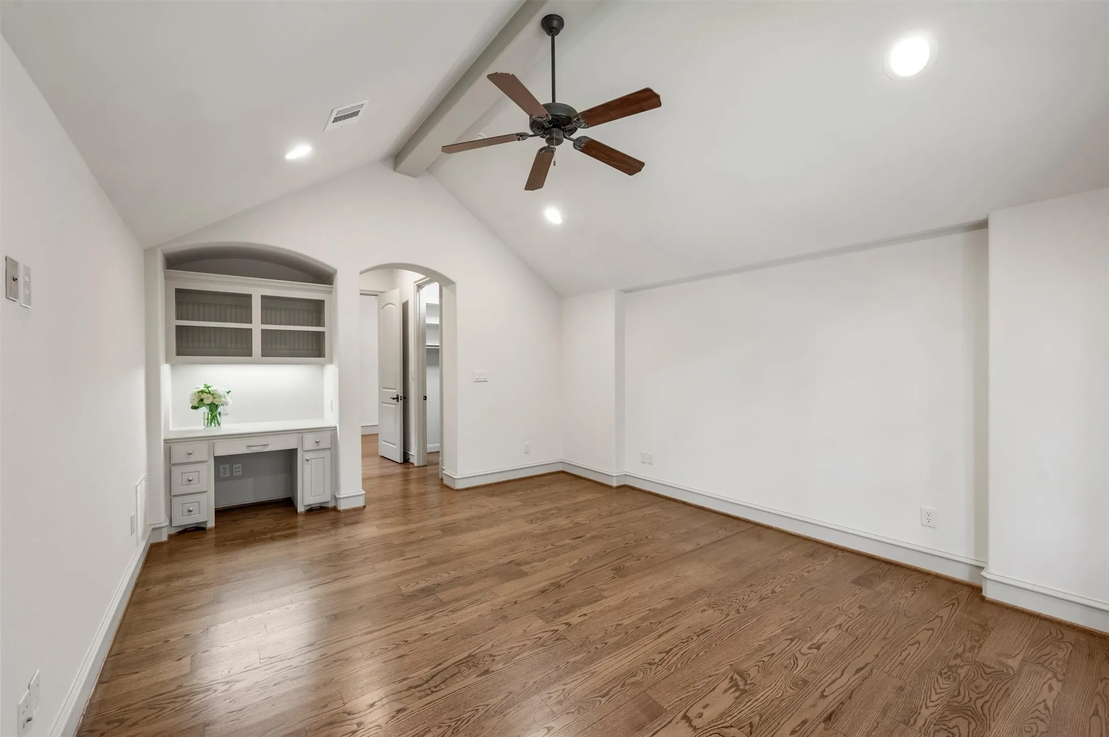 Single Family Residence For Sale in Dallas County , 6043 Meadow Road, Dallas, Texas 75230, 5 Bedroom, 6 Bathroom, 3 Garage spaces, 6,482 Sqft, built in 2008, mls#21317444, Real Estate Agent in Dallas, Homes For Sale in Dallas county, Homes For Sale in Dallas, Realtor in Dallas Texas, Real Estate Brokerage Independent Realty Texas, Luminita Cordes Realtor