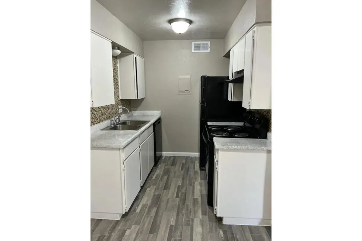 $500.00 off first month rent