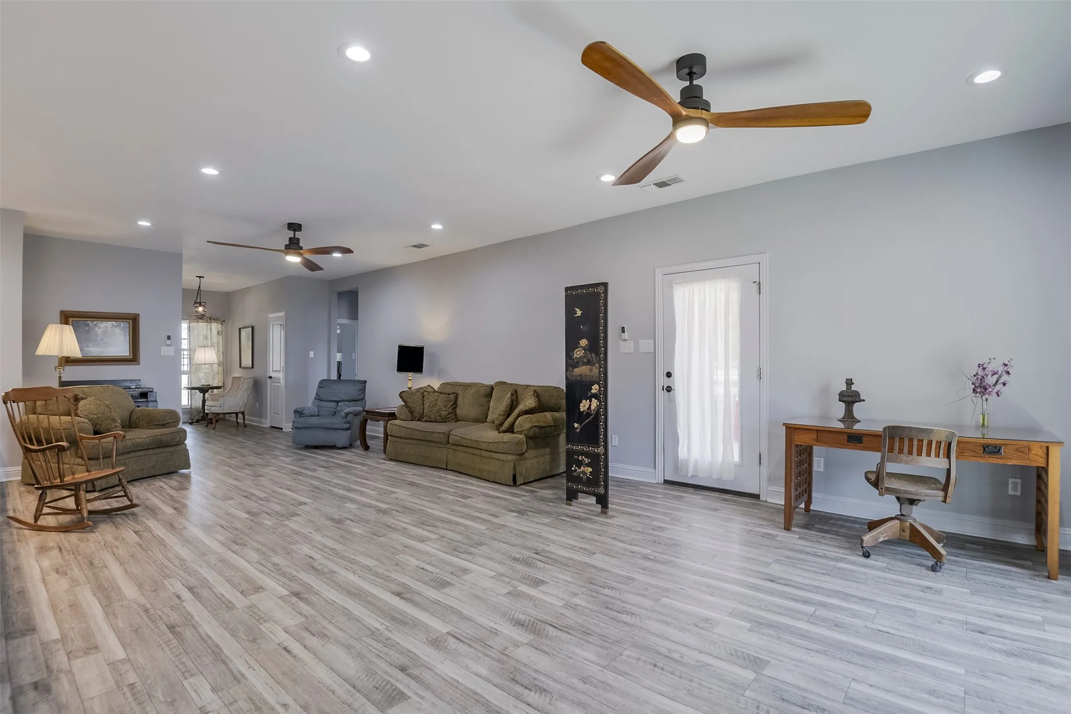 Single Family Residence For Sale in Ellis County , 401 Carter Road, Italy, Texas 76651, 3 Bedroom, 2 Bathroom, 2 Garage spaces, 2,336 Sqft, built in 2021, mls#21367504, Real Estate Agent in Italy, Homes For Sale in Ellis county, Homes For Sale in Italy, Realtor in Italy Texas, Real Estate Brokerage Independent Realty Texas, Luminita Cordes Realtor