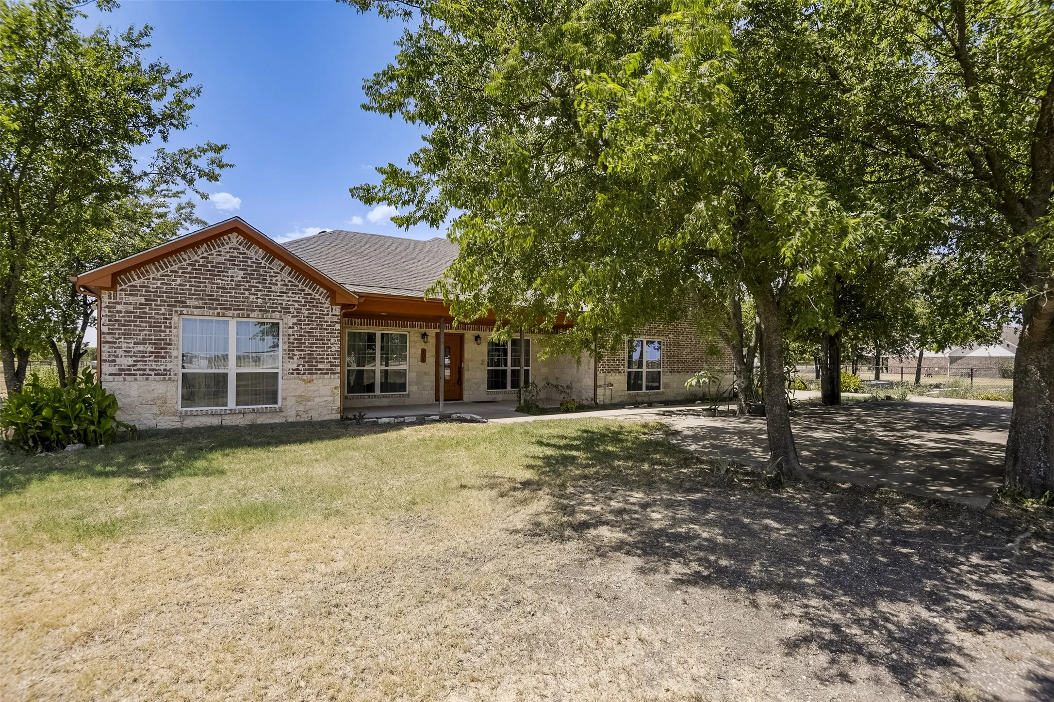 Single Family Residence For Sale in Ellis County , 401 Carter Road, Italy, Texas 76651, 3 Bedroom, 2 Bathroom, 2 Garage spaces, 2,336 Sqft, built in 2021, mls#21367504, Real Estate Agent in Italy, Homes For Sale in Ellis county, Homes For Sale in Italy, Realtor in Italy Texas, Real Estate Brokerage Independent Realty Texas, Luminita Cordes Realtor