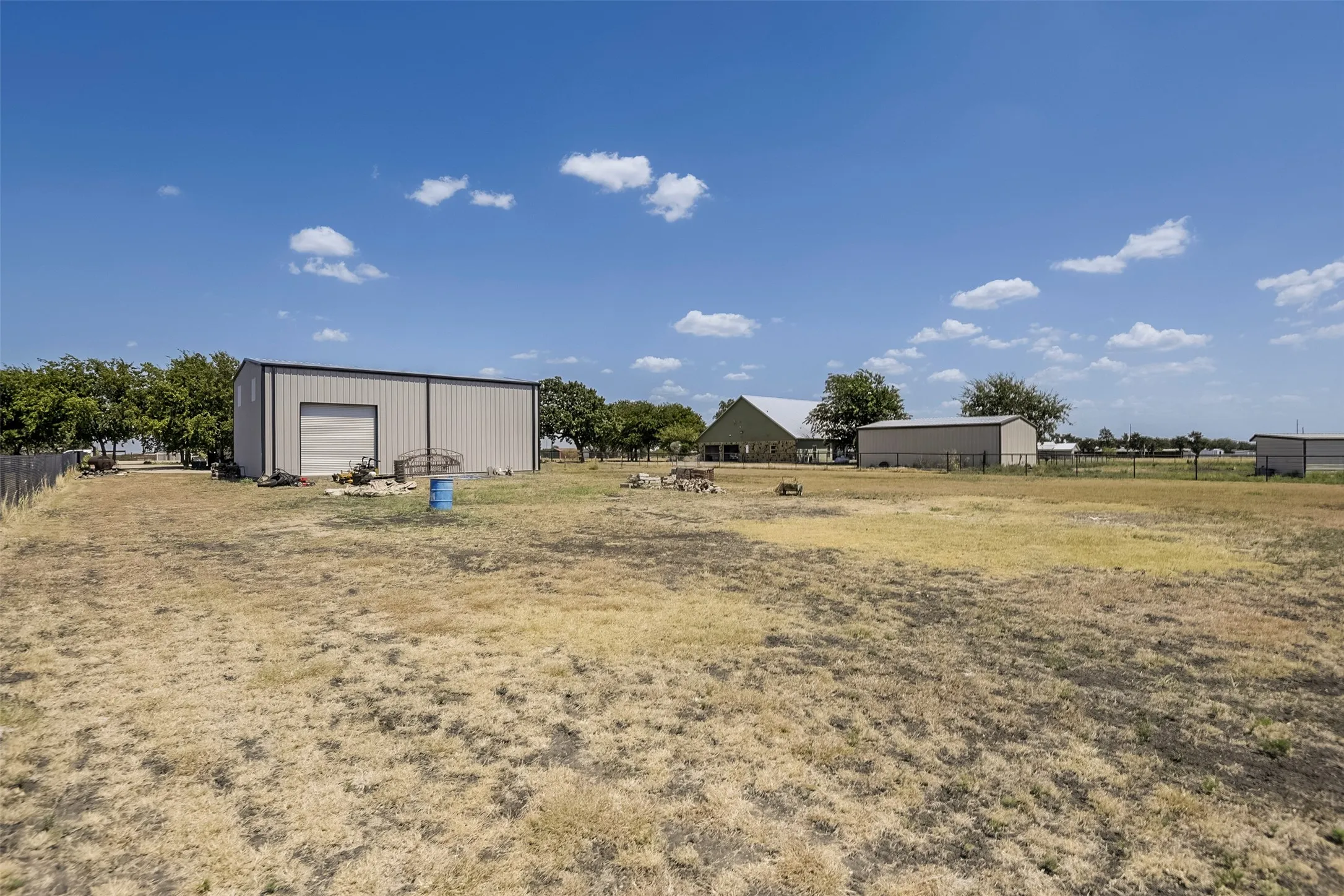 Single Family Residence For Sale in Ellis County , 401 Carter Road, Italy, Texas 76651, 3 Bedroom, 2 Bathroom, 2 Garage spaces, 2,336 Sqft, built in 2021, mls#21367504, Real Estate Agent in Italy, Homes For Sale in Ellis county, Homes For Sale in Italy, Realtor in Italy Texas, Real Estate Brokerage Independent Realty Texas, Luminita Cordes Realtor