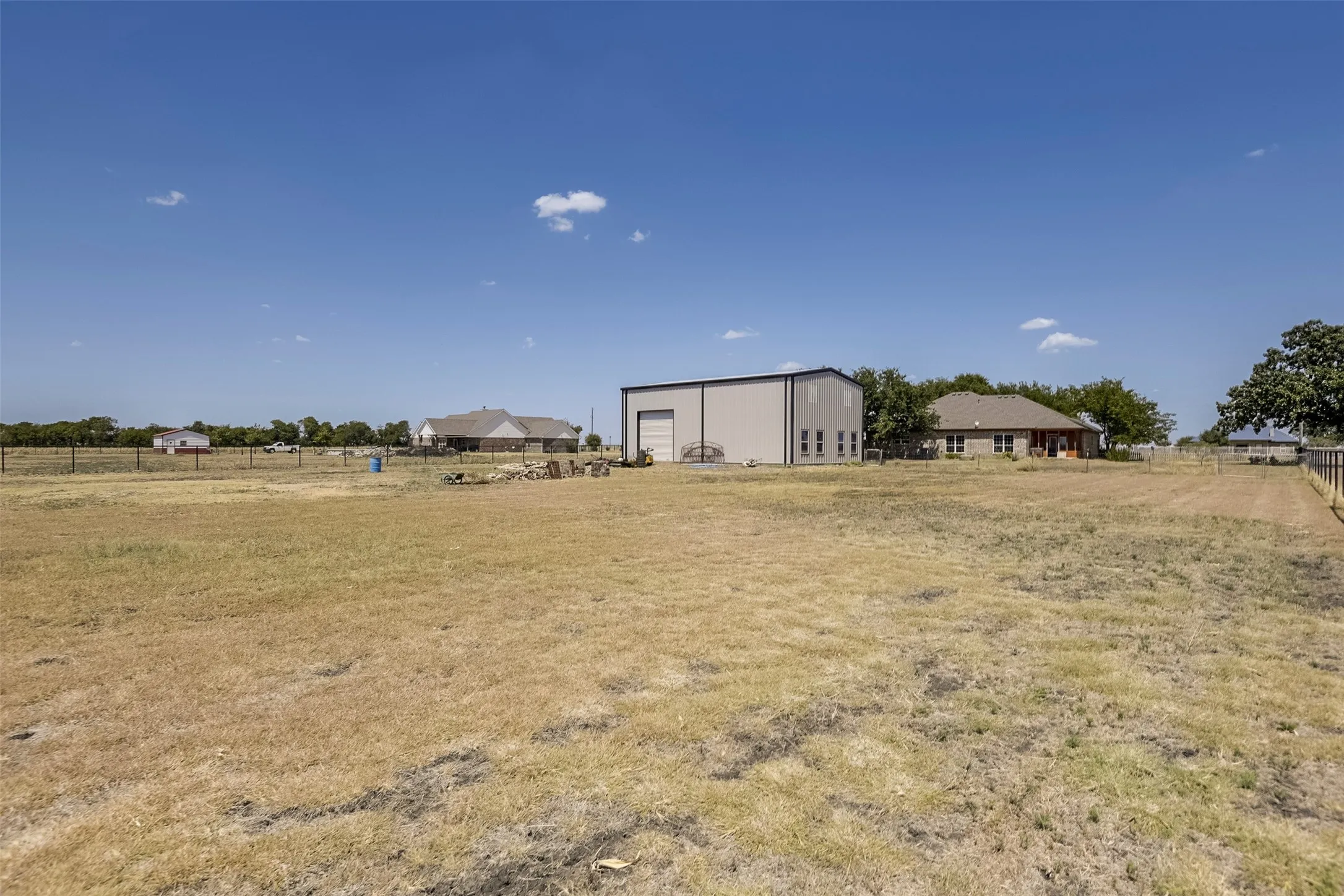 Single Family Residence For Sale in Ellis County , 401 Carter Road, Italy, Texas 76651, 3 Bedroom, 2 Bathroom, 2 Garage spaces, 2,336 Sqft, built in 2021, mls#21367504, Real Estate Agent in Italy, Homes For Sale in Ellis county, Homes For Sale in Italy, Realtor in Italy Texas, Real Estate Brokerage Independent Realty Texas, Luminita Cordes Realtor