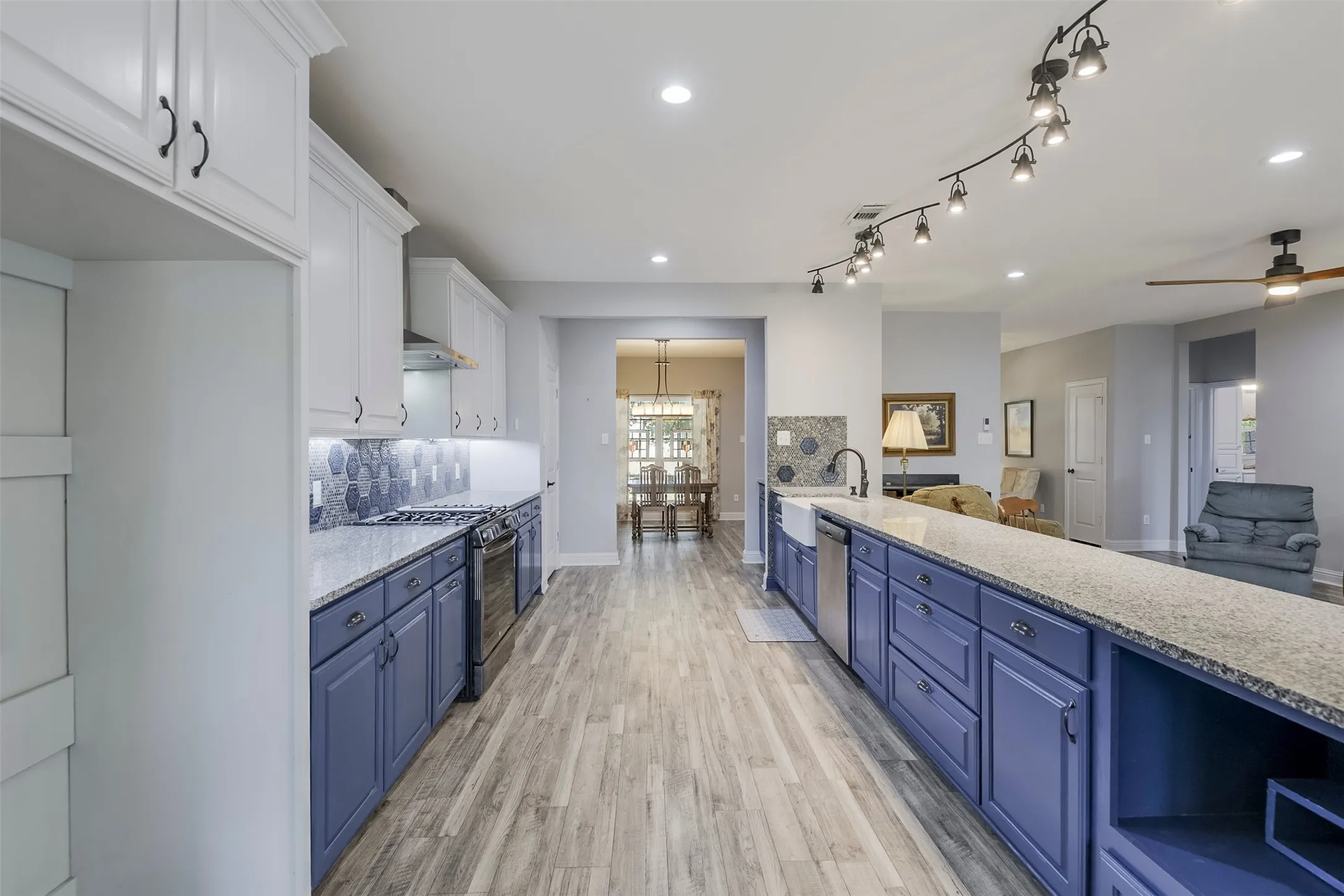 Single Family Residence For Sale in Ellis County , 401 Carter Road, Italy, Texas 76651, 3 Bedroom, 2 Bathroom, 2 Garage spaces, 2,336 Sqft, built in 2021, mls#21367504, Real Estate Agent in Italy, Homes For Sale in Ellis county, Homes For Sale in Italy, Realtor in Italy Texas, Real Estate Brokerage Independent Realty Texas, Luminita Cordes Realtor