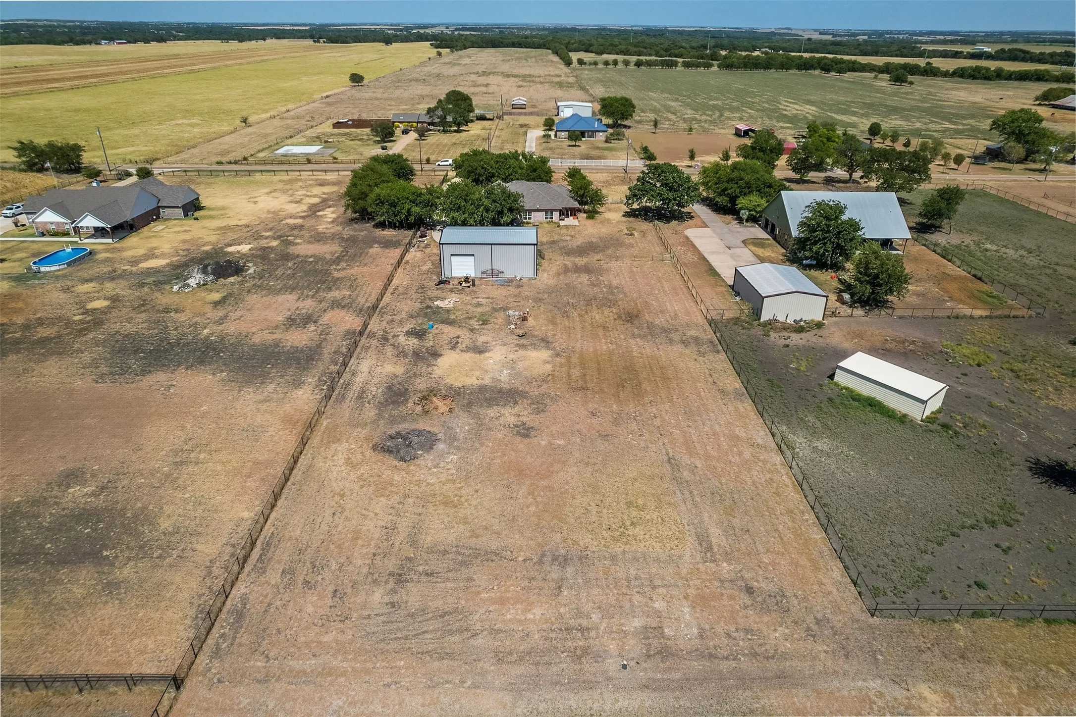 Single Family Residence For Sale in Ellis County , 401 Carter Road, Italy, Texas 76651, 3 Bedroom, 2 Bathroom, 2 Garage spaces, 2,336 Sqft, built in 2021, mls#21367504, Real Estate Agent in Italy, Homes For Sale in Ellis county, Homes For Sale in Italy, Realtor in Italy Texas, Real Estate Brokerage Independent Realty Texas, Luminita Cordes Realtor