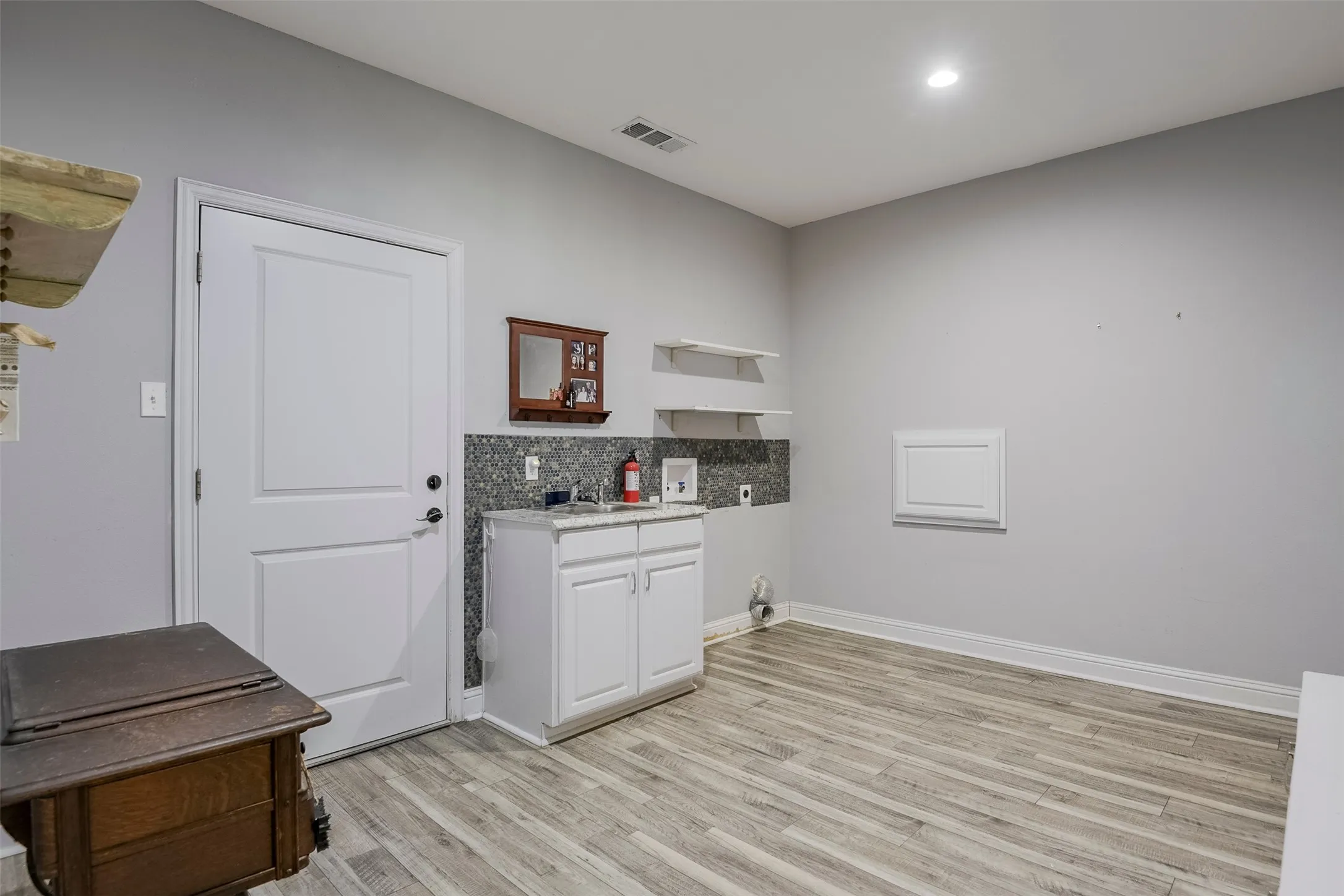 Single Family Residence For Sale in Ellis County , 401 Carter Road, Italy, Texas 76651, 3 Bedroom, 2 Bathroom, 2 Garage spaces, 2,336 Sqft, built in 2021, mls#21367504, Real Estate Agent in Italy, Homes For Sale in Ellis county, Homes For Sale in Italy, Realtor in Italy Texas, Real Estate Brokerage Independent Realty Texas, Luminita Cordes Realtor