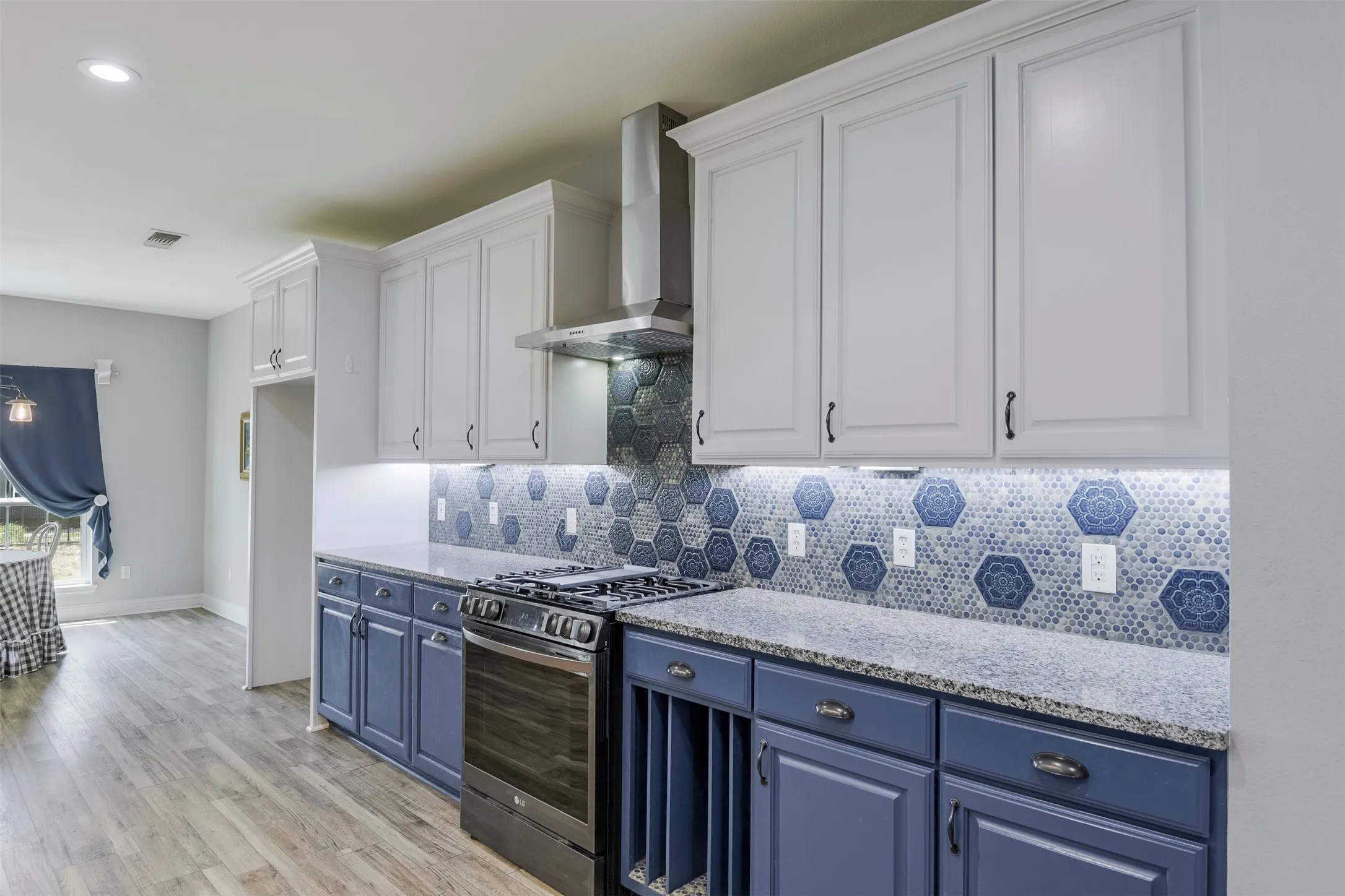 Single Family Residence For Sale in Ellis County , 401 Carter Road, Italy, Texas 76651, 3 Bedroom, 2 Bathroom, 2 Garage spaces, 2,336 Sqft, built in 2021, mls#21367504, Real Estate Agent in Italy, Homes For Sale in Ellis county, Homes For Sale in Italy, Realtor in Italy Texas, Real Estate Brokerage Independent Realty Texas, Luminita Cordes Realtor