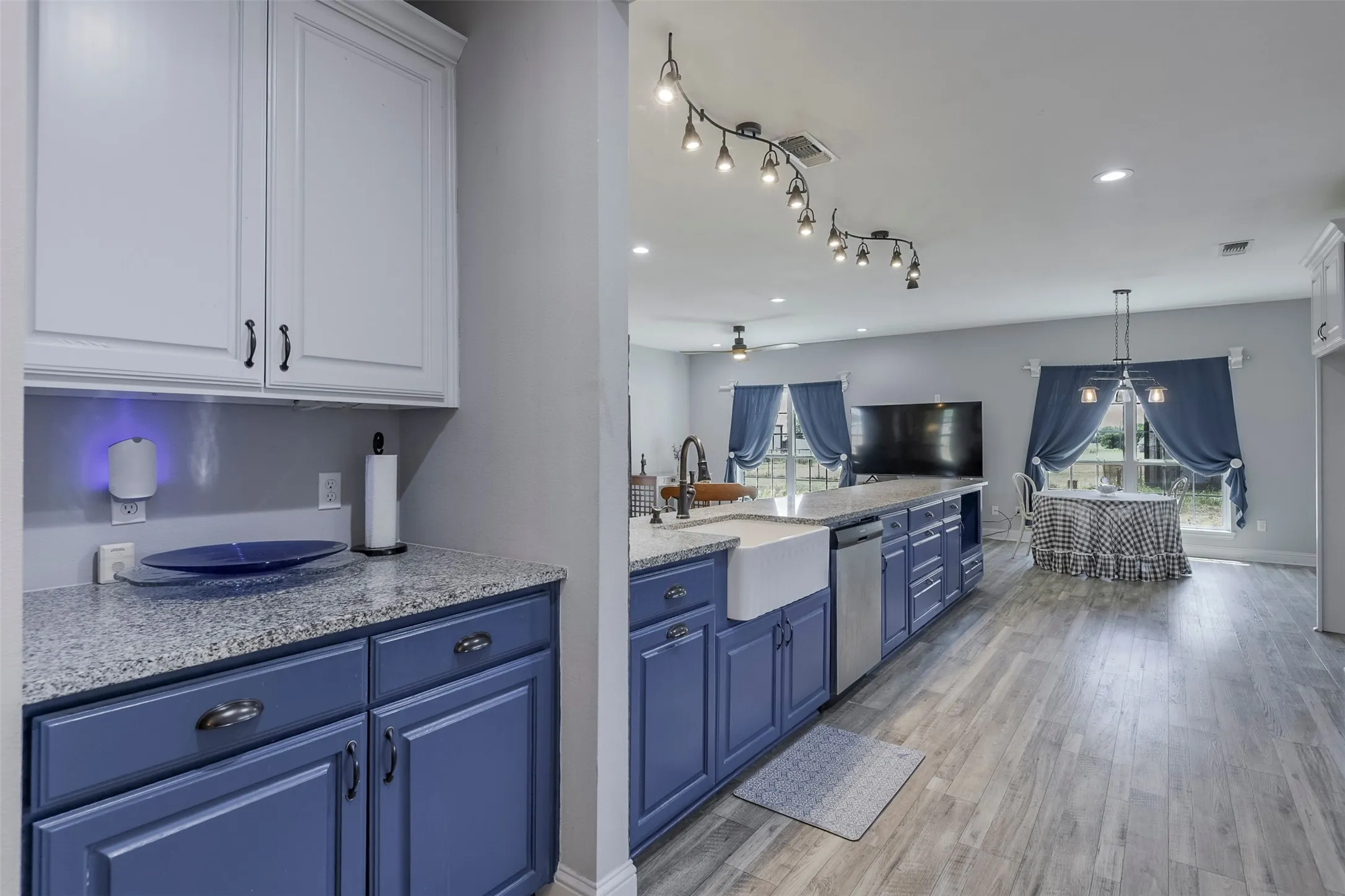 Single Family Residence For Sale in Ellis County , 401 Carter Road, Italy, Texas 76651, 3 Bedroom, 2 Bathroom, 2 Garage spaces, 2,336 Sqft, built in 2021, mls#21367504, Real Estate Agent in Italy, Homes For Sale in Ellis county, Homes For Sale in Italy, Realtor in Italy Texas, Real Estate Brokerage Independent Realty Texas, Luminita Cordes Realtor