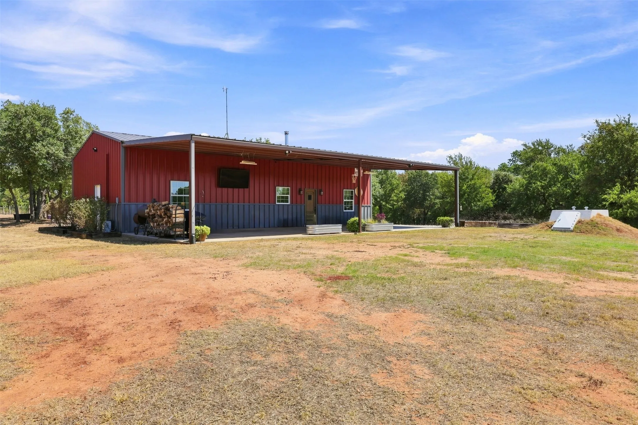 Single Family Residence For Sale in Parker County , 1000 Middleton Road, Weatherford, Texas 76088, 2 Bedroom, 2 Bathroom, Garage spaces, 1,300 Sqft, built in 2021, mls#21367422, Real Estate Agent in Weatherford, Homes For Sale in Parker county, Homes For Sale in Weatherford, Realtor in Weatherford Texas, Real Estate Brokerage Independent Realty Texas, Luminita Cordes Realtor