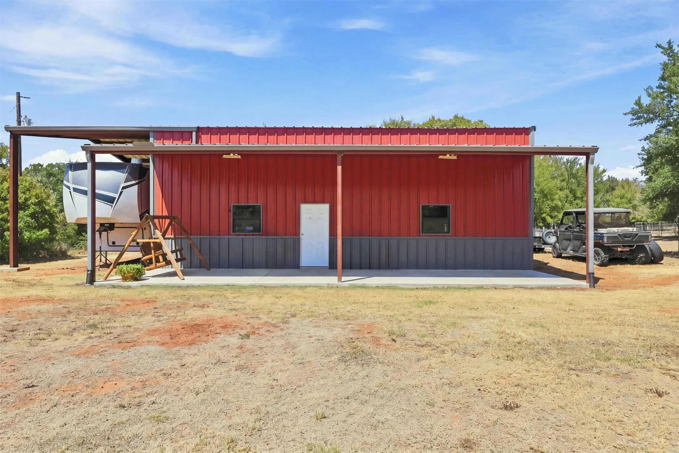 Single Family Residence For Sale in Parker County , 1000 Middleton Road, Weatherford, Texas 76088, 2 Bedroom, 2 Bathroom, Garage spaces, 1,300 Sqft, built in 2021, mls#21367422, Real Estate Agent in Weatherford, Homes For Sale in Parker county, Homes For Sale in Weatherford, Realtor in Weatherford Texas, Real Estate Brokerage Independent Realty Texas, Luminita Cordes Realtor