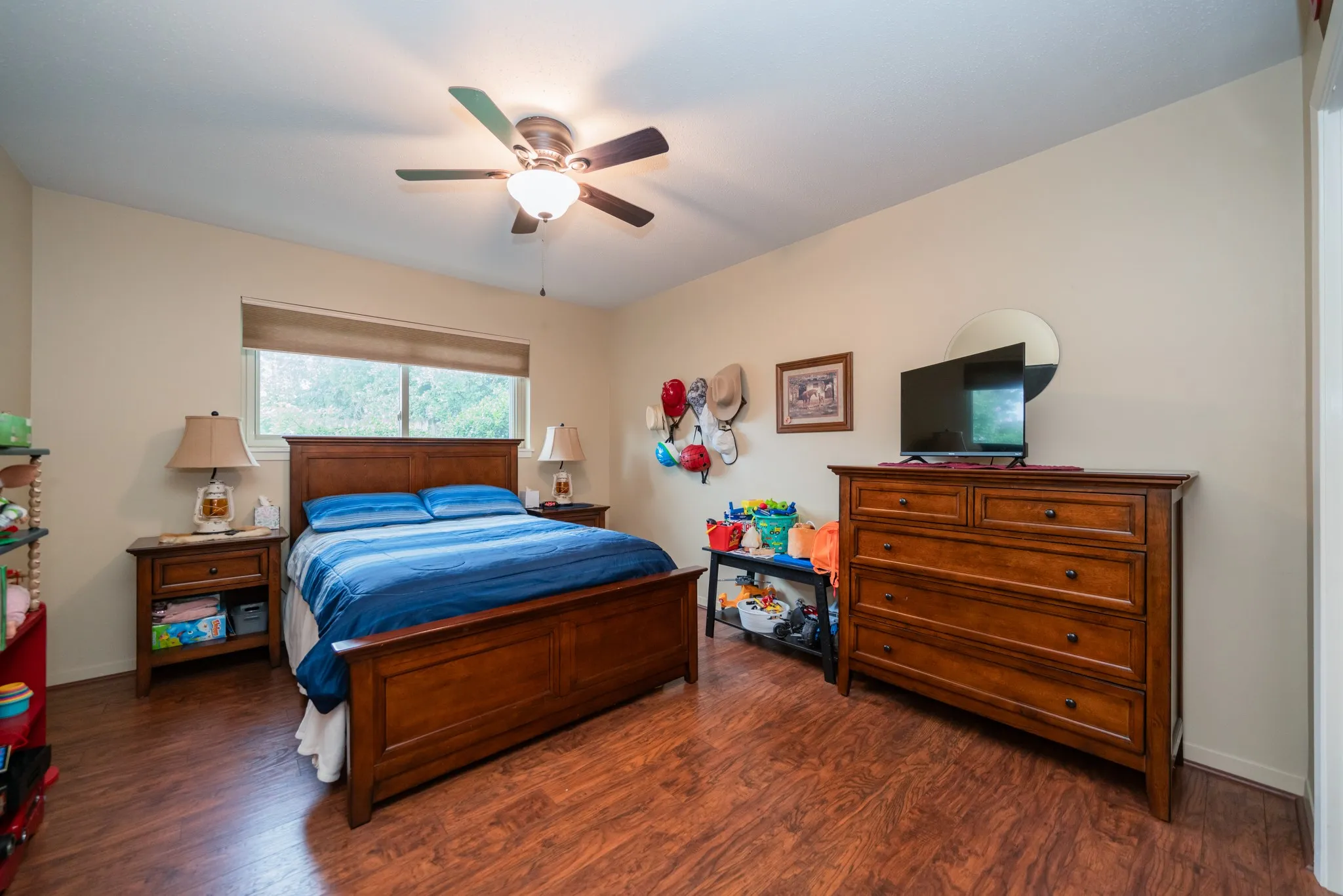 Single Family Residence For Sale in Smith County , 1413 S Main Street S, Lindale, Texas 75771, 3 Bedroom, 2 Bathroom, 2 Garage spaces, 2,104 Sqft, built in 1970, Price $385,000, mls#21364463, Real Estate Agent in Lindale, Homes For Sale in Smith county, Homes For Sale in Lindale, Realtor in Lindale Texas, Real Estate Brokerage Independent Realty Texas, Luminita Cordes Realtor