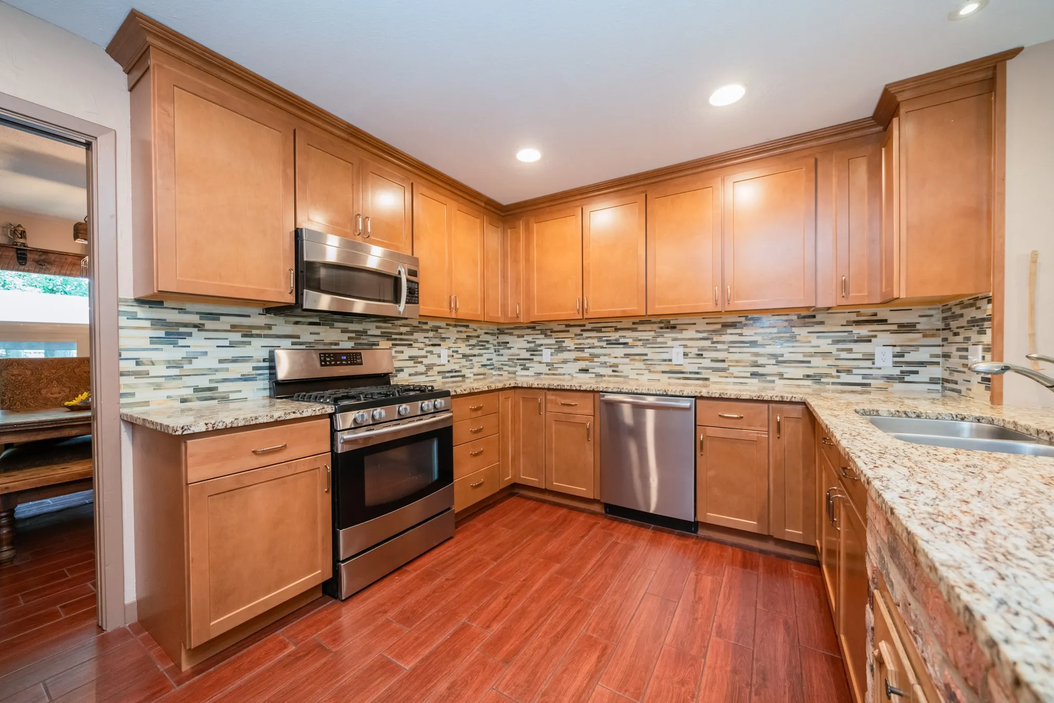 Single Family Residence For Sale in Smith County , 1413 S Main Street S, Lindale, Texas 75771, 3 Bedroom, 2 Bathroom, 2 Garage spaces, 2,104 Sqft, built in 1970, Price $385,000, mls#21364463, Real Estate Agent in Lindale, Homes For Sale in Smith county, Homes For Sale in Lindale, Realtor in Lindale Texas, Real Estate Brokerage Independent Realty Texas, Luminita Cordes Realtor