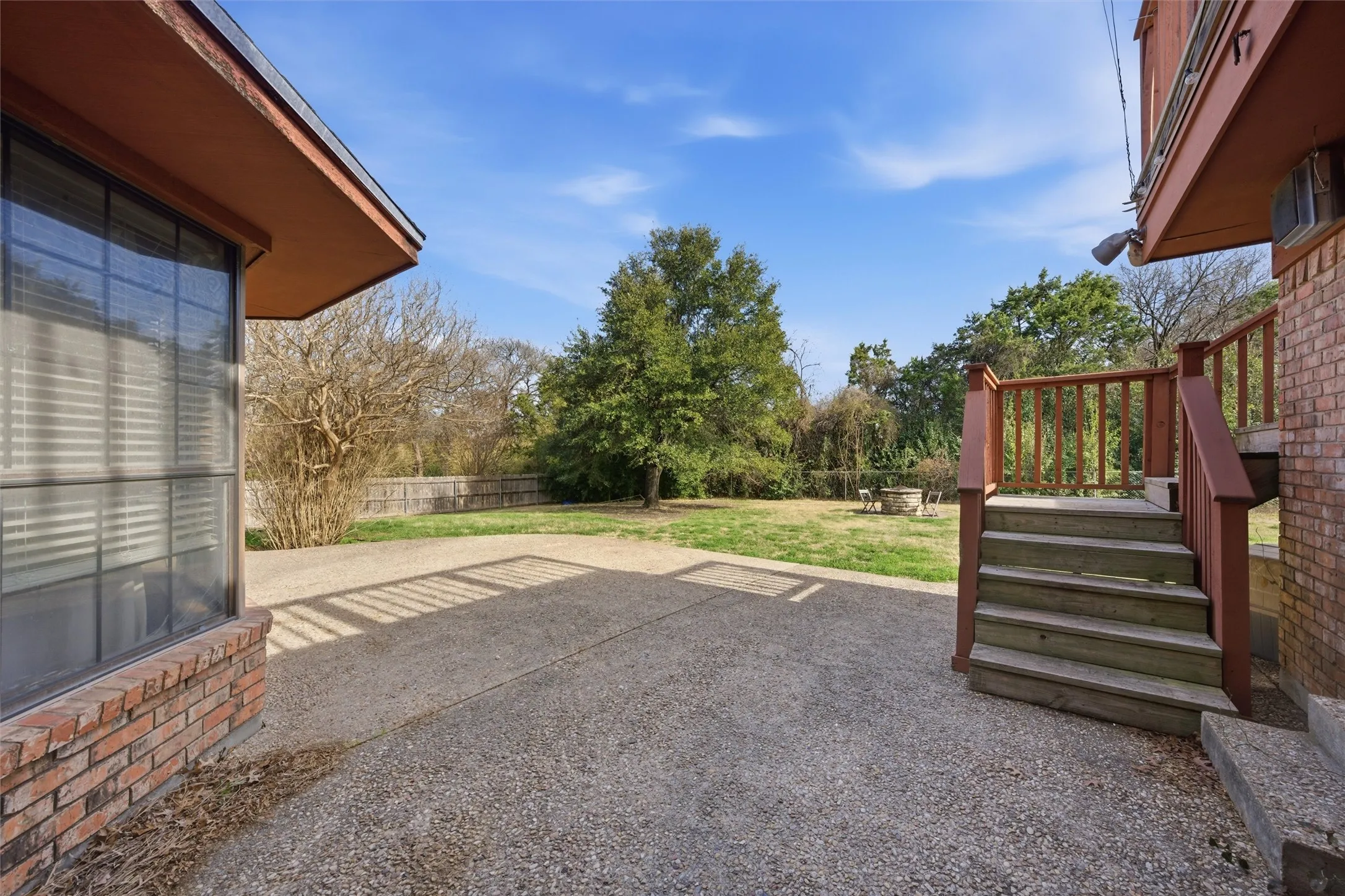 Single Family Residence For Sale in Bosque County , 2210 White Street, Clifton, Texas 76634, 5 Bedroom, 4 Bathroom, 2 Garage spaces, 3,438 Sqft, built in 1980, mls#21367704, Real Estate Agent in Clifton, Homes For Sale in Bosque county, Homes For Sale in Clifton, Realtor in Clifton Texas, Real Estate Brokerage Independent Realty Texas, Luminita Cordes Realtor