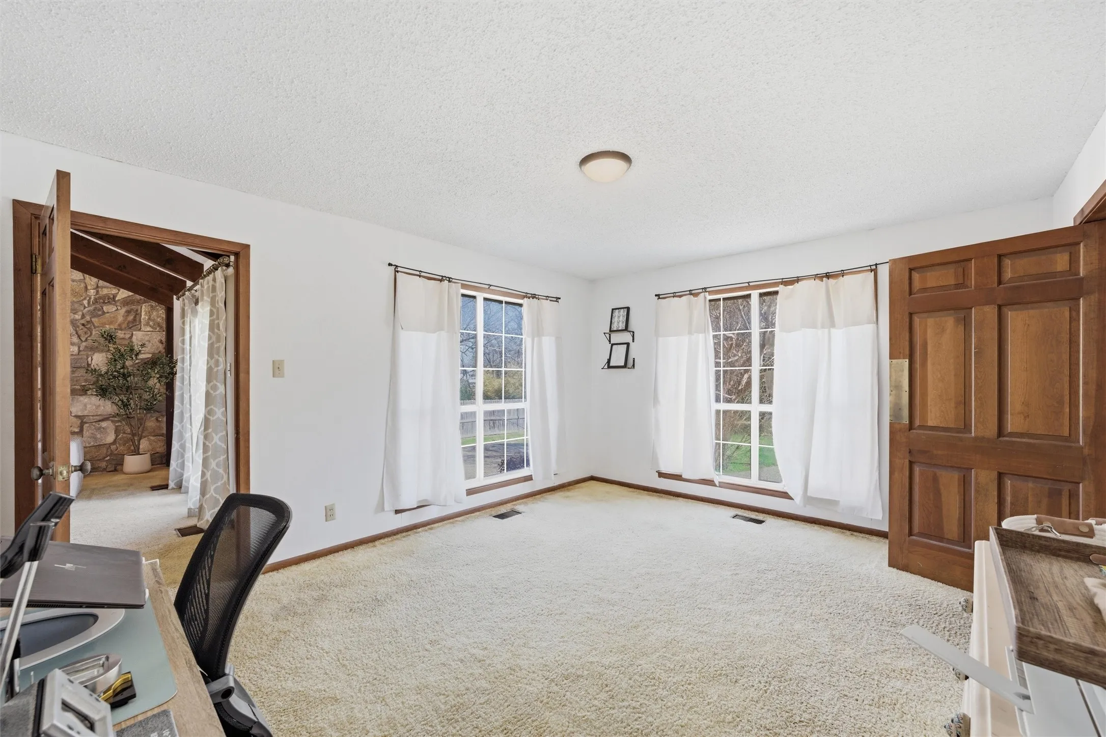 Single Family Residence For Sale in Bosque County , 2210 White Street, Clifton, Texas 76634, 5 Bedroom, 4 Bathroom, 2 Garage spaces, 3,438 Sqft, built in 1980, mls#21367704, Real Estate Agent in Clifton, Homes For Sale in Bosque county, Homes For Sale in Clifton, Realtor in Clifton Texas, Real Estate Brokerage Independent Realty Texas, Luminita Cordes Realtor