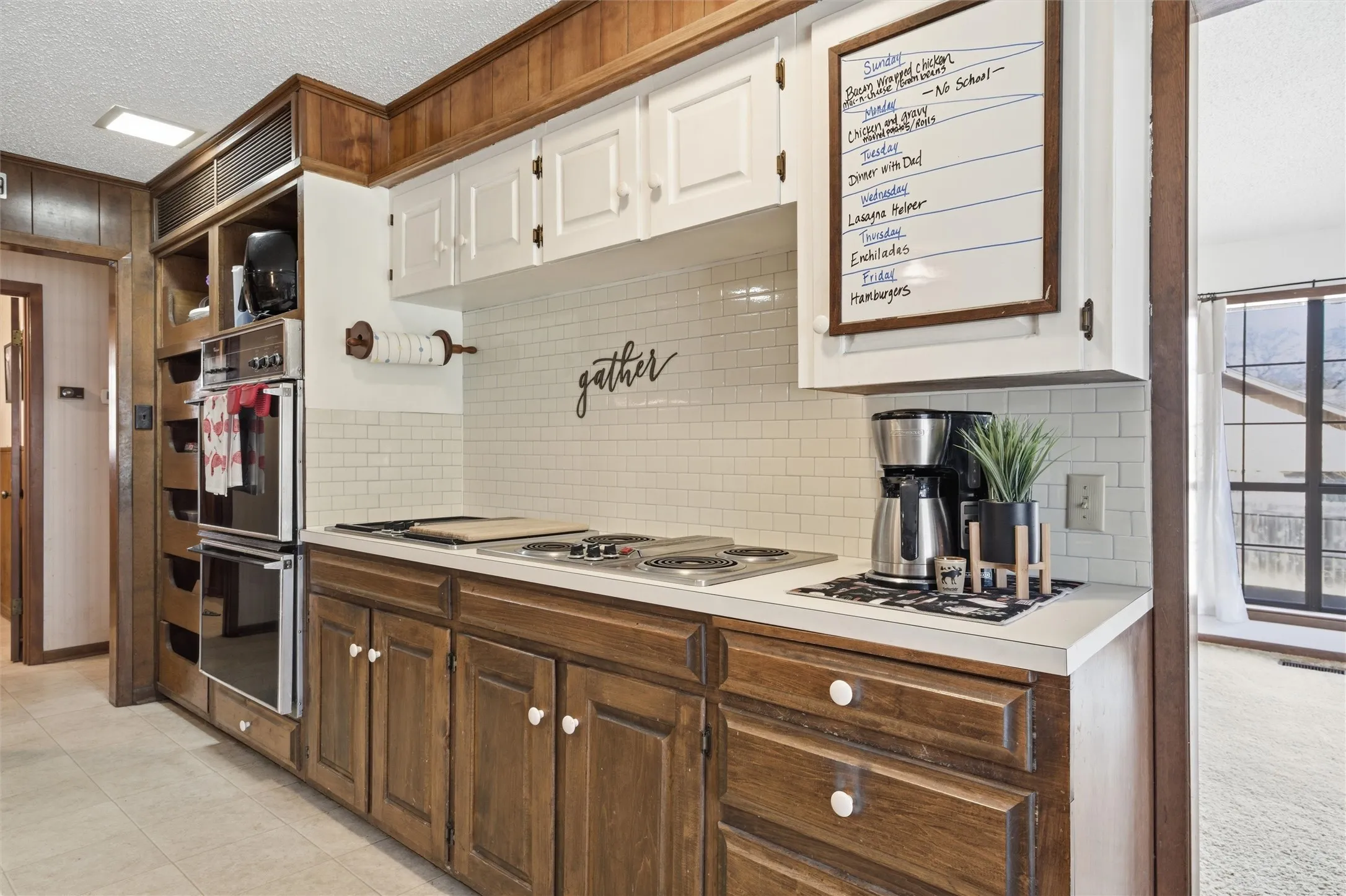 Single Family Residence For Sale in Bosque County , 2210 White Street, Clifton, Texas 76634, 5 Bedroom, 4 Bathroom, 2 Garage spaces, 3,438 Sqft, built in 1980, mls#21367704, Real Estate Agent in Clifton, Homes For Sale in Bosque county, Homes For Sale in Clifton, Realtor in Clifton Texas, Real Estate Brokerage Independent Realty Texas, Luminita Cordes Realtor