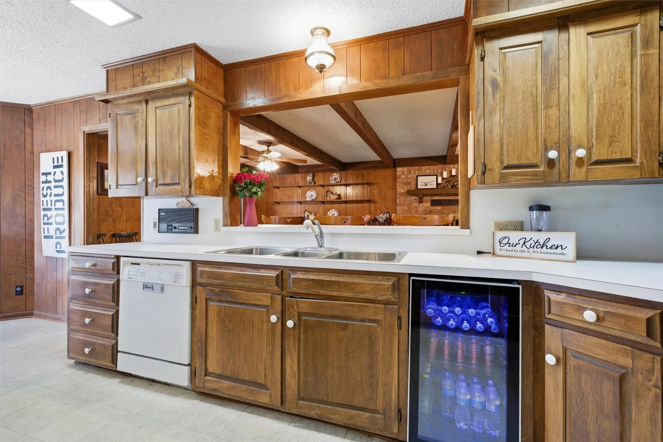 Single Family Residence For Sale in Bosque County , 2210 White Street, Clifton, Texas 76634, 5 Bedroom, 4 Bathroom, 2 Garage spaces, 3,438 Sqft, built in 1980, mls#21367704, Real Estate Agent in Clifton, Homes For Sale in Bosque county, Homes For Sale in Clifton, Realtor in Clifton Texas, Real Estate Brokerage Independent Realty Texas, Luminita Cordes Realtor