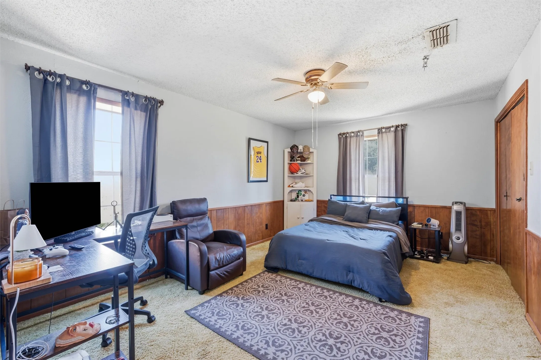 Single Family Residence For Sale in Bosque County , 2210 White Street, Clifton, Texas 76634, 5 Bedroom, 4 Bathroom, 2 Garage spaces, 3,438 Sqft, built in 1980, mls#21367704, Real Estate Agent in Clifton, Homes For Sale in Bosque county, Homes For Sale in Clifton, Realtor in Clifton Texas, Real Estate Brokerage Independent Realty Texas, Luminita Cordes Realtor
