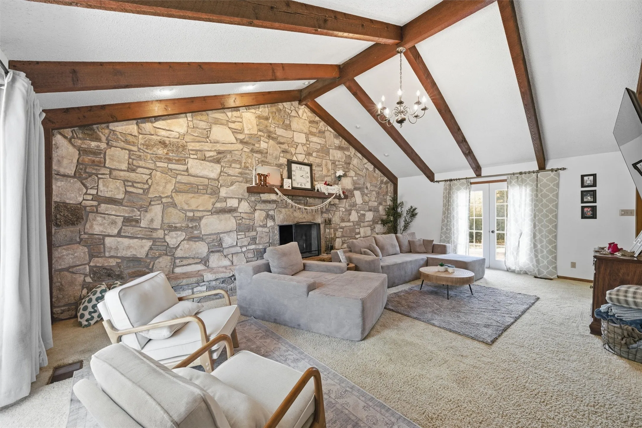 Single Family Residence For Sale in Bosque County , 2210 White Street, Clifton, Texas 76634, 5 Bedroom, 4 Bathroom, 2 Garage spaces, 3,438 Sqft, built in 1980, mls#21367704, Real Estate Agent in Clifton, Homes For Sale in Bosque county, Homes For Sale in Clifton, Realtor in Clifton Texas, Real Estate Brokerage Independent Realty Texas, Luminita Cordes Realtor