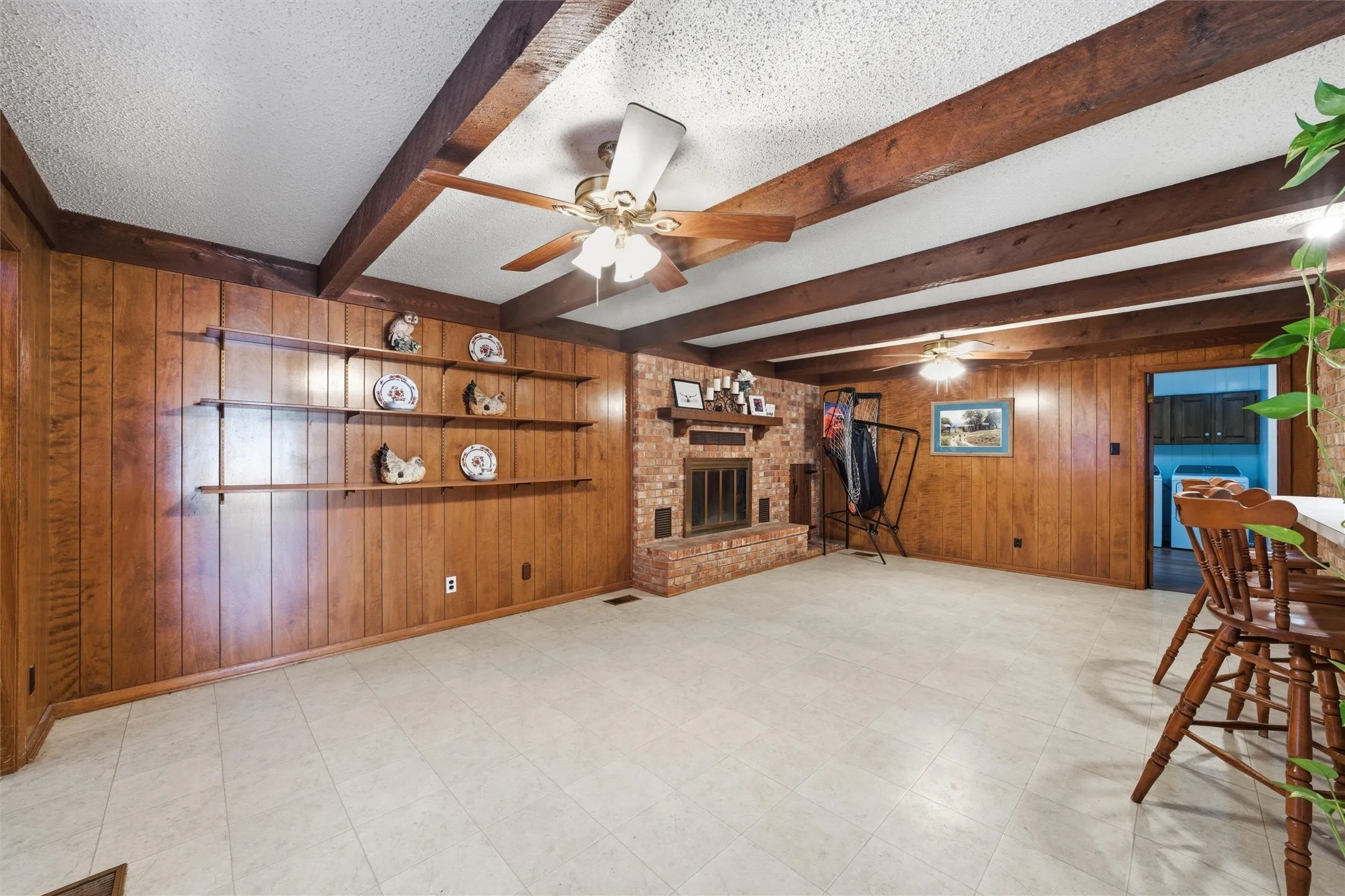 Single Family Residence For Sale in Bosque County , 2210 White Street, Clifton, Texas 76634, 5 Bedroom, 4 Bathroom, 2 Garage spaces, 3,438 Sqft, built in 1980, mls#21367704, Real Estate Agent in Clifton, Homes For Sale in Bosque county, Homes For Sale in Clifton, Realtor in Clifton Texas, Real Estate Brokerage Independent Realty Texas, Luminita Cordes Realtor