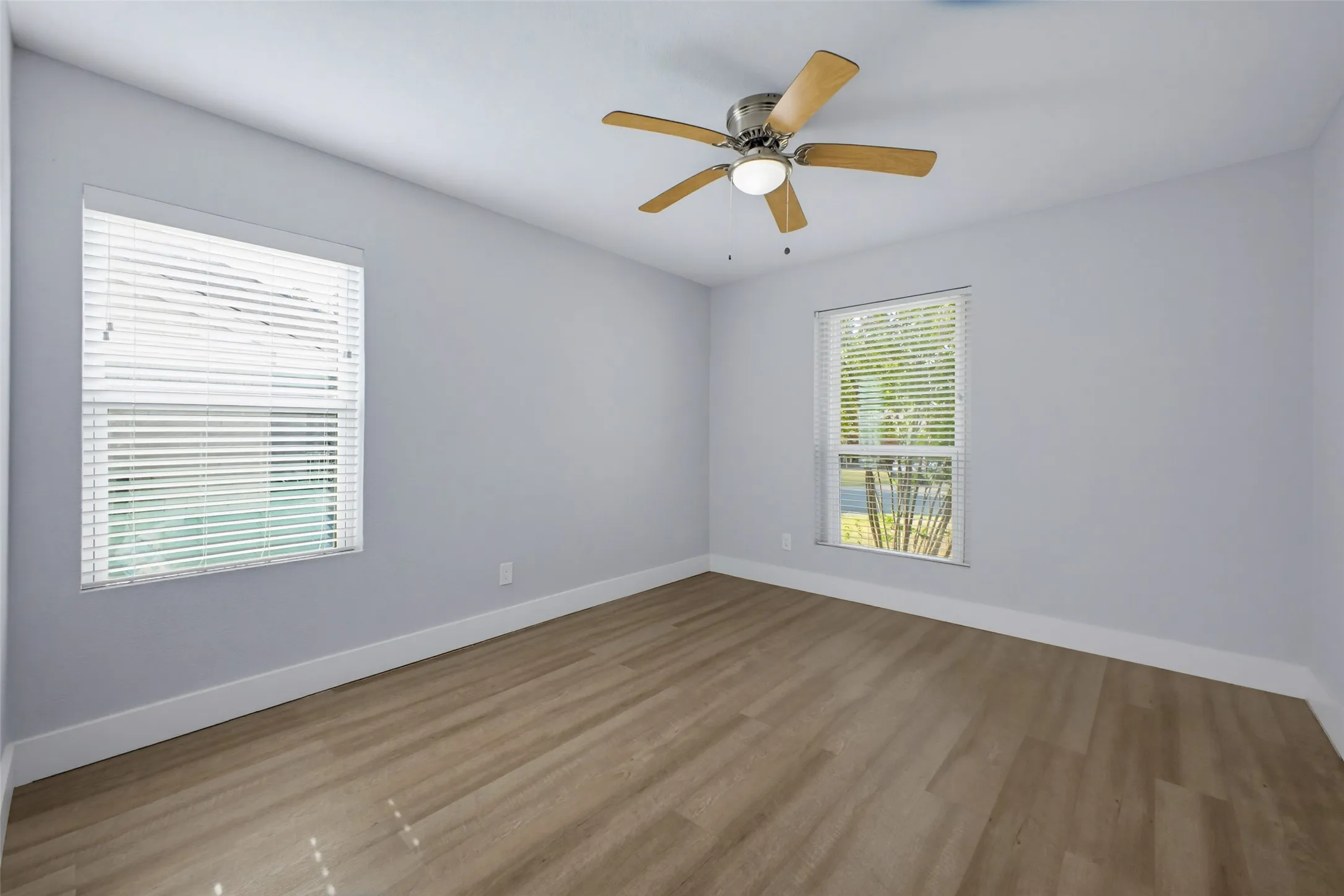 Single Family Residence For Sale in Dallas County , 3129 San Lucas Avenue, Dallas, Texas 75228, 4 Bedroom, 2 Bathroom, 3 Garage spaces, 1,524 Sqft, built in 1954, mls#21351323, Real Estate Agent in Dallas, Homes For Sale in Dallas county, Homes For Sale in Dallas, Realtor in Dallas Texas, Real Estate Brokerage Independent Realty Texas, Luminita Cordes Realtor
