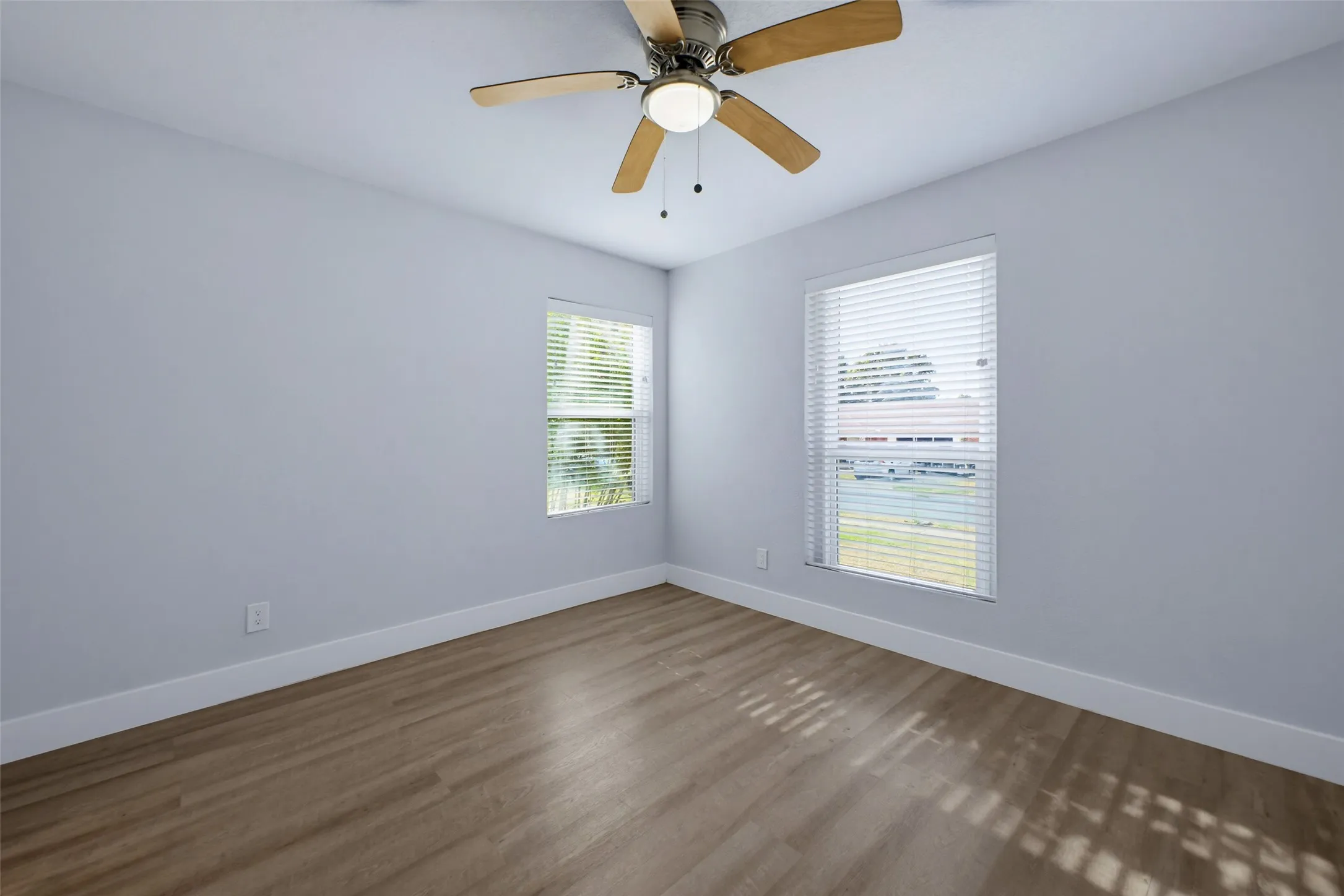 Single Family Residence For Sale in Dallas County , 3129 San Lucas Avenue, Dallas, Texas 75228, 4 Bedroom, 2 Bathroom, 3 Garage spaces, 1,524 Sqft, built in 1954, mls#21351323, Real Estate Agent in Dallas, Homes For Sale in Dallas county, Homes For Sale in Dallas, Realtor in Dallas Texas, Real Estate Brokerage Independent Realty Texas, Luminita Cordes Realtor