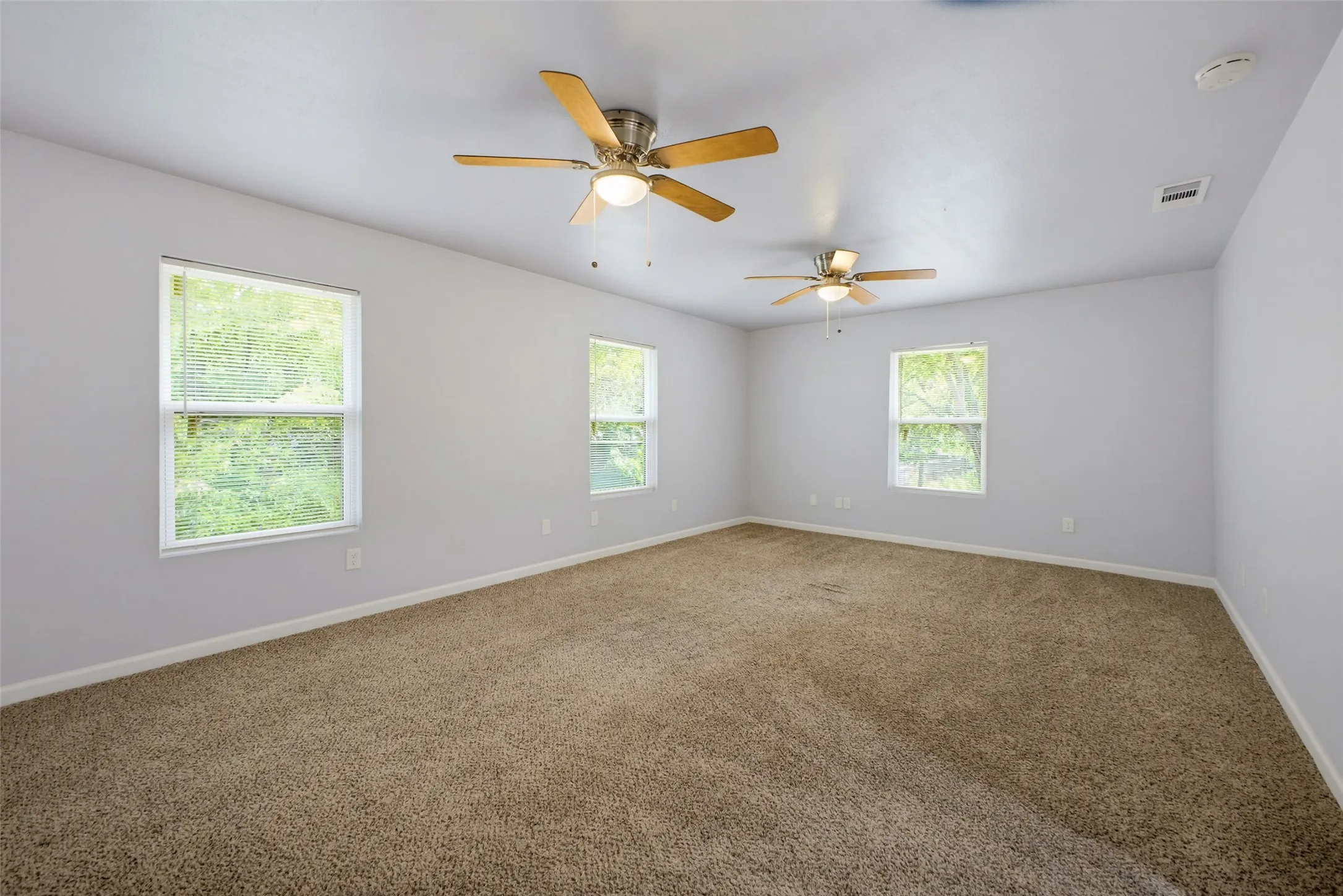 Single Family Residence For Sale in Dallas County , 3129 San Lucas Avenue, Dallas, Texas 75228, 4 Bedroom, 2 Bathroom, 3 Garage spaces, 1,524 Sqft, built in 1954, mls#21351323, Real Estate Agent in Dallas, Homes For Sale in Dallas county, Homes For Sale in Dallas, Realtor in Dallas Texas, Real Estate Brokerage Independent Realty Texas, Luminita Cordes Realtor